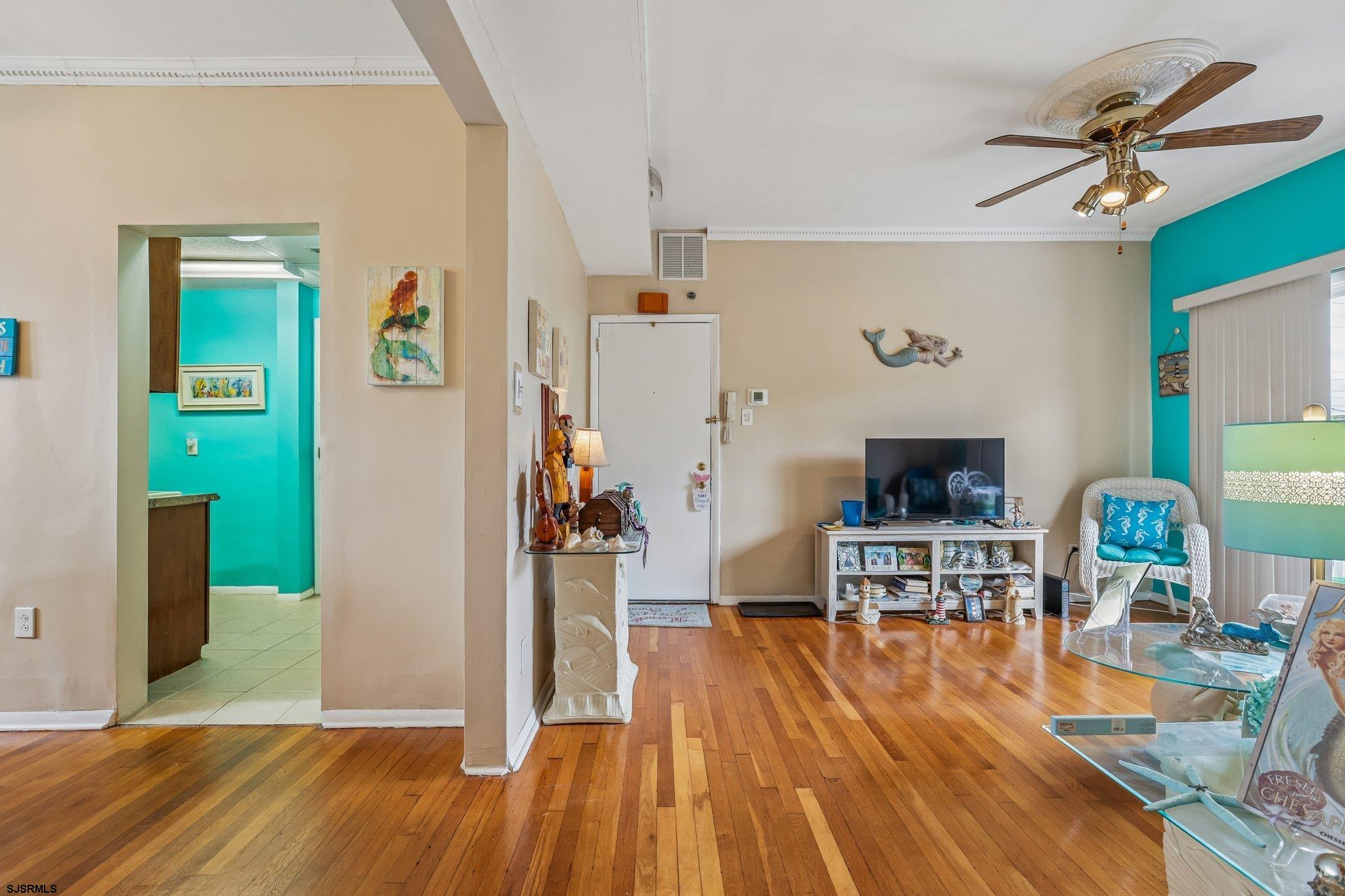 2 S Montgomery Avenue