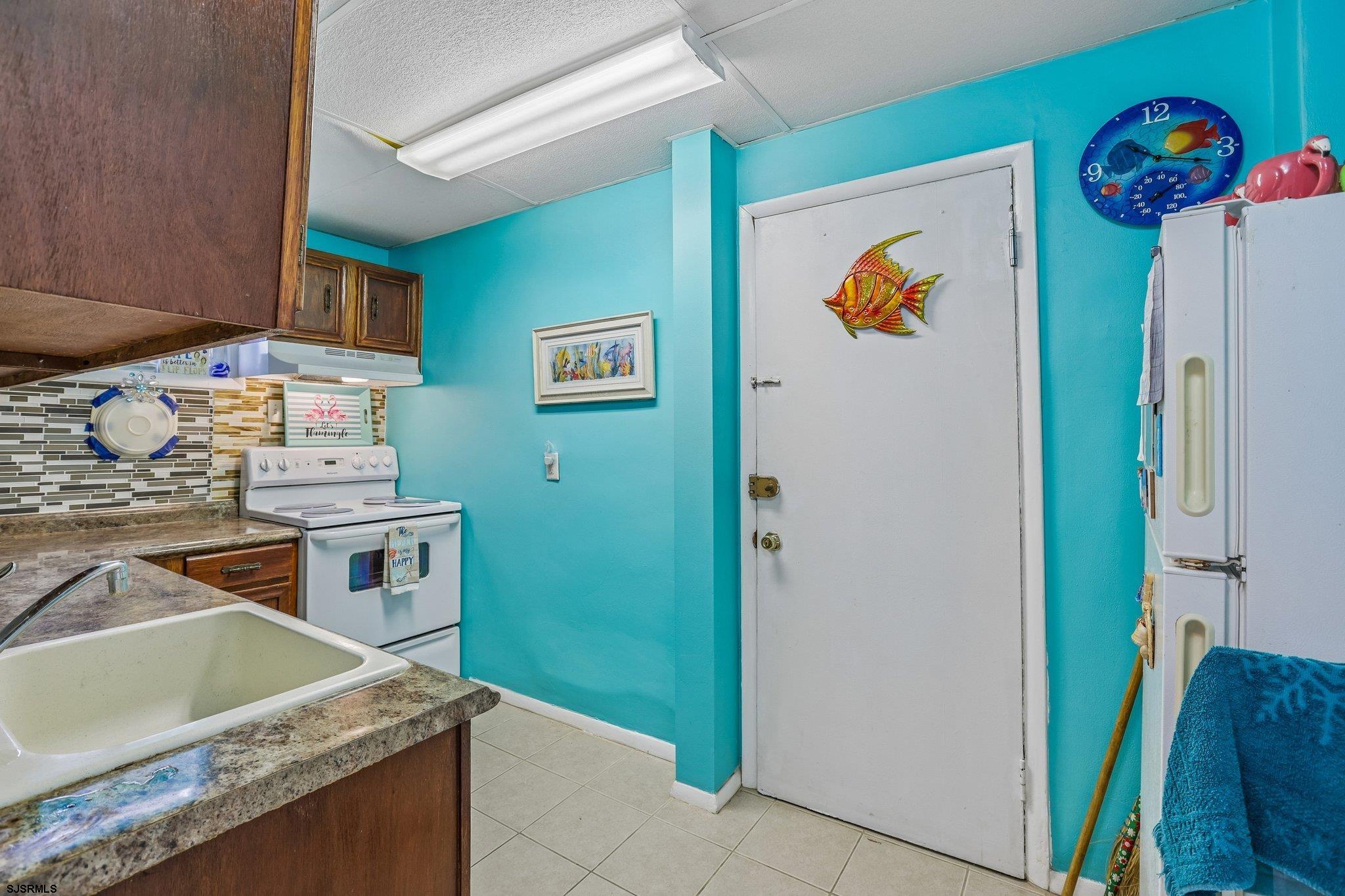 2 S Montgomery Avenue