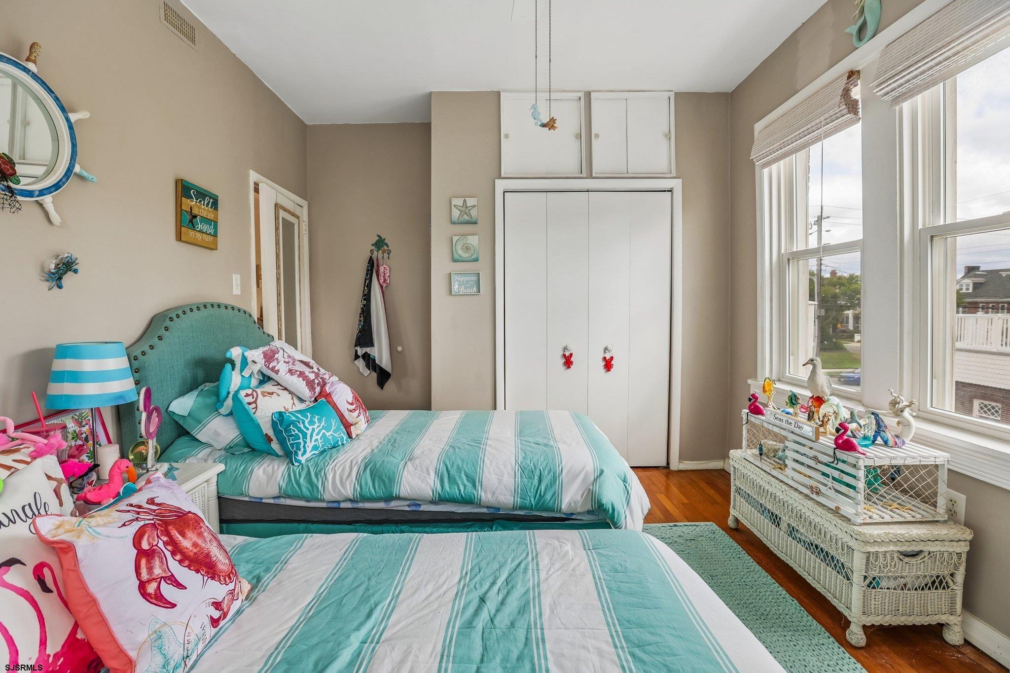 2 S Montgomery Avenue