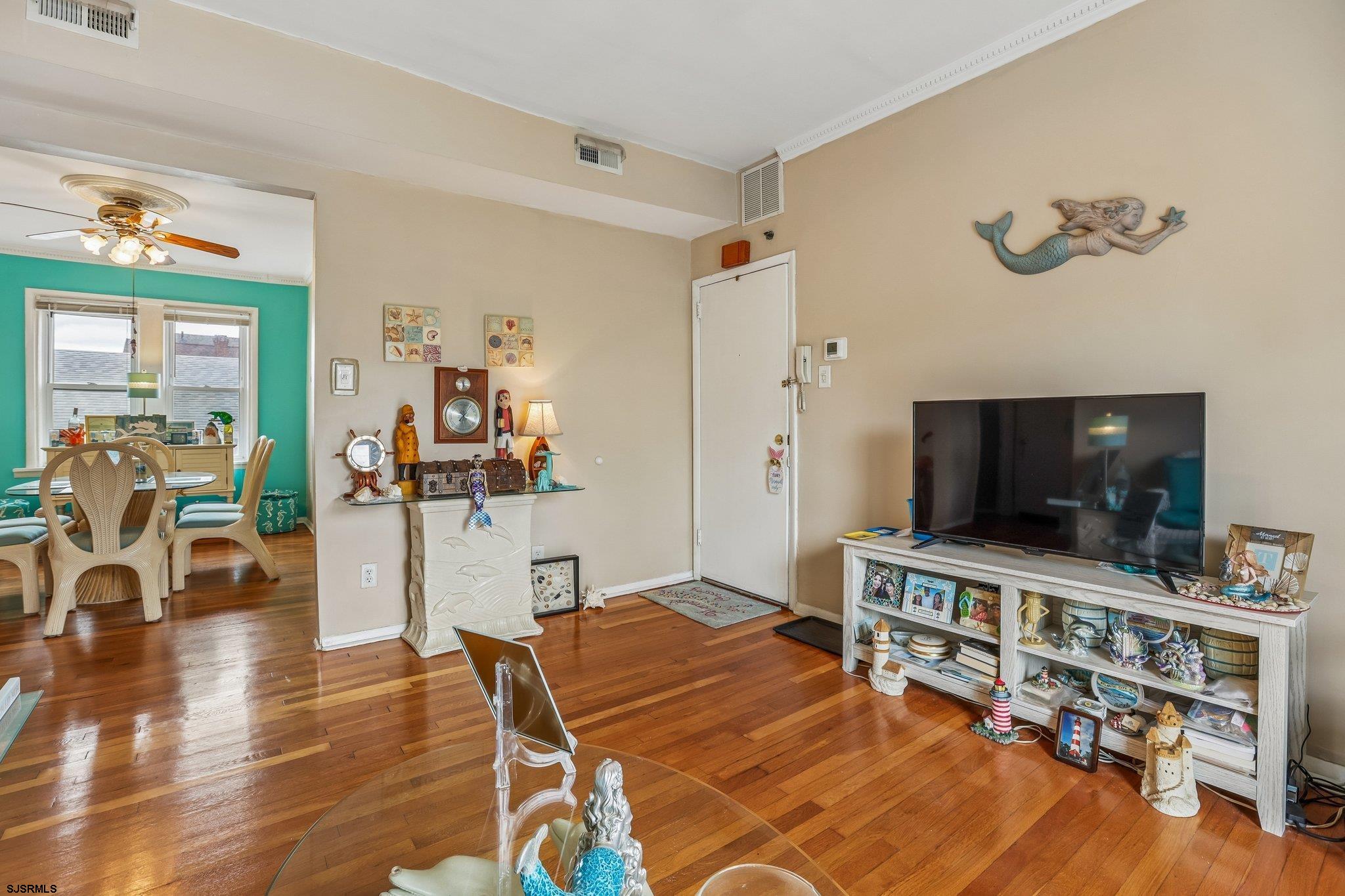 2 S Montgomery Avenue