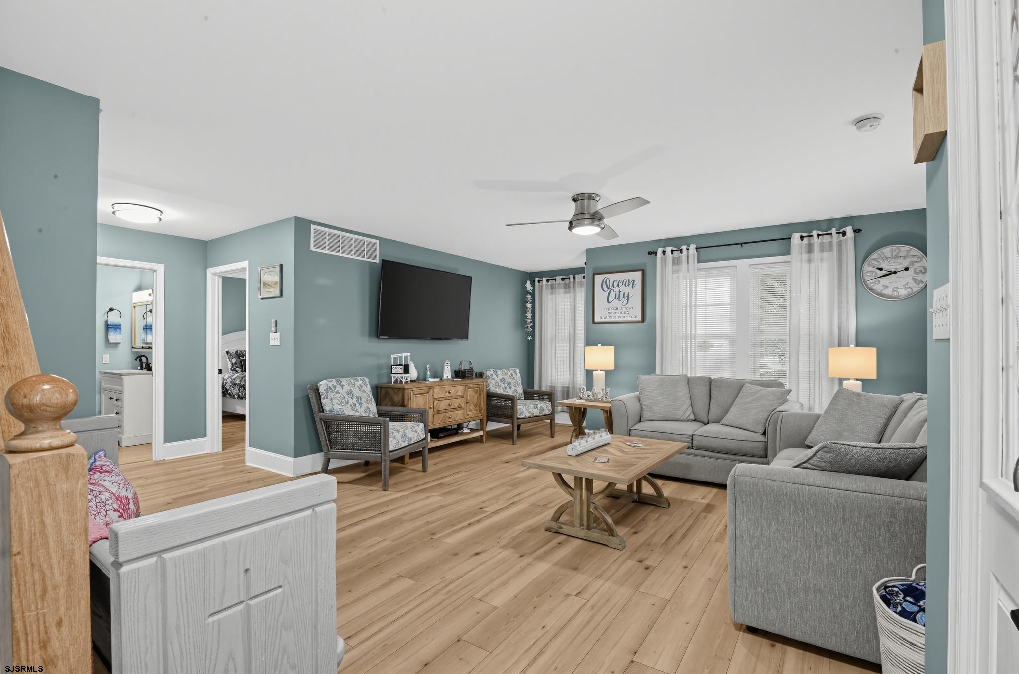 2140 West - Picture 4