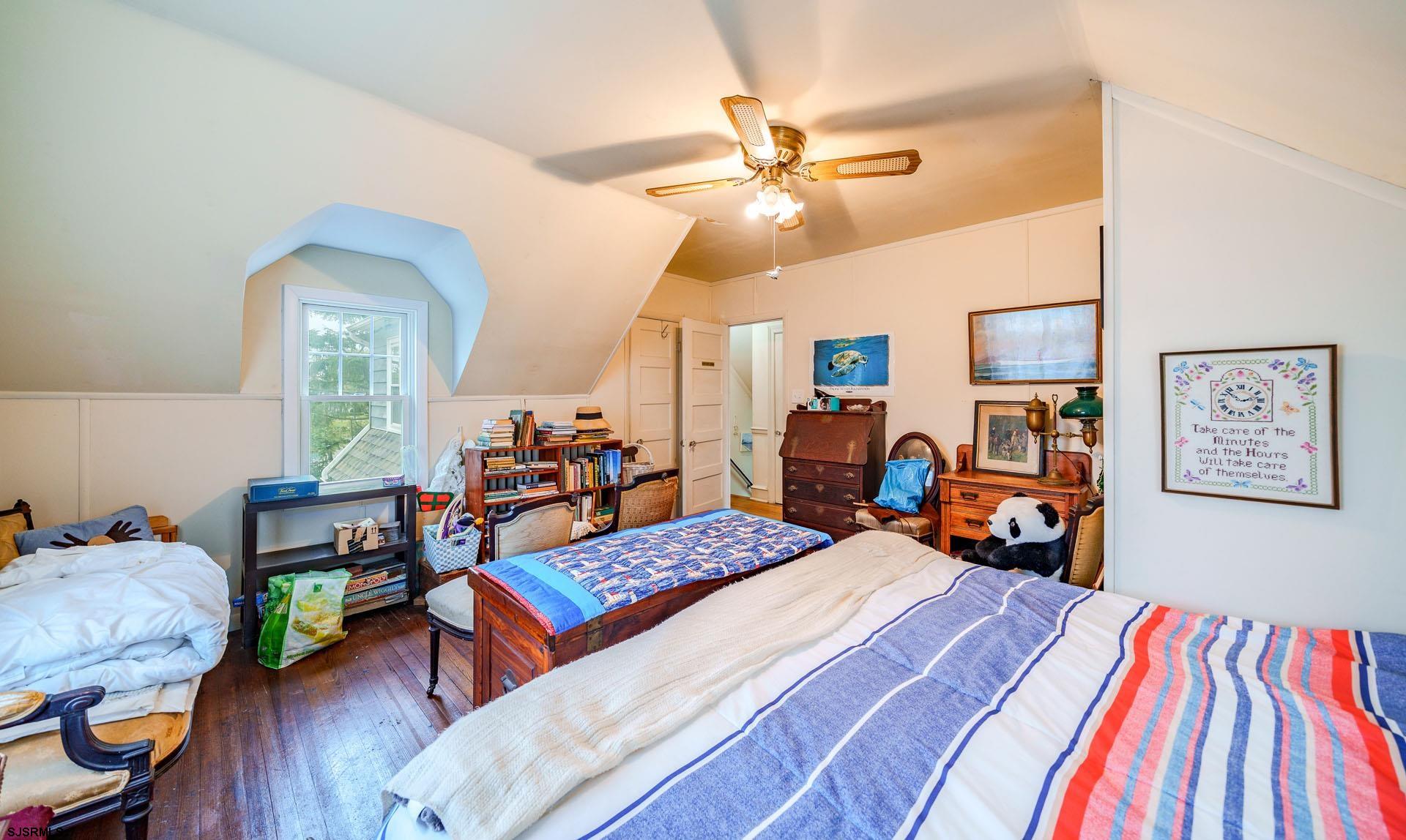 315 E Surf Road