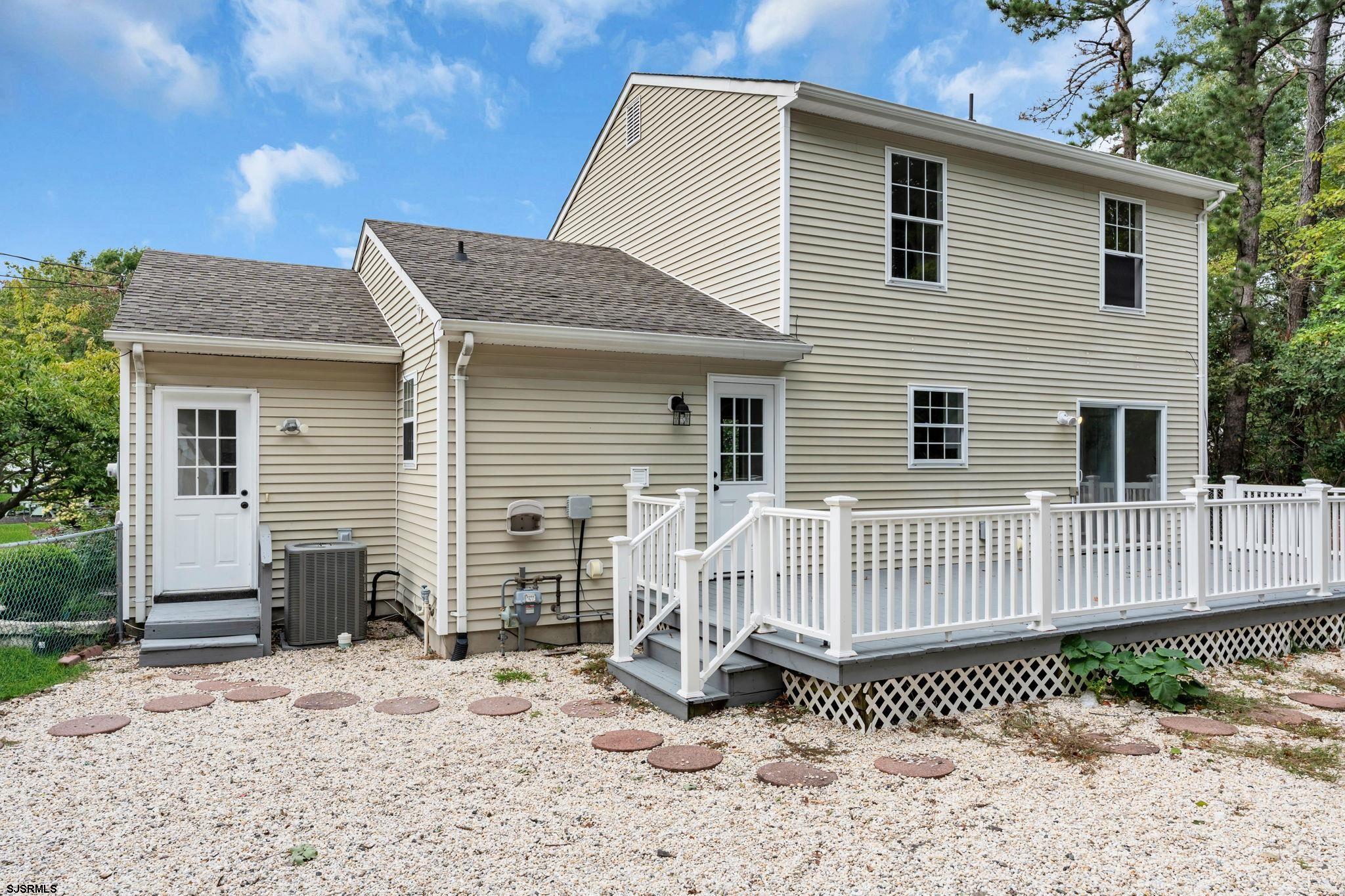 579 Coral Ln
