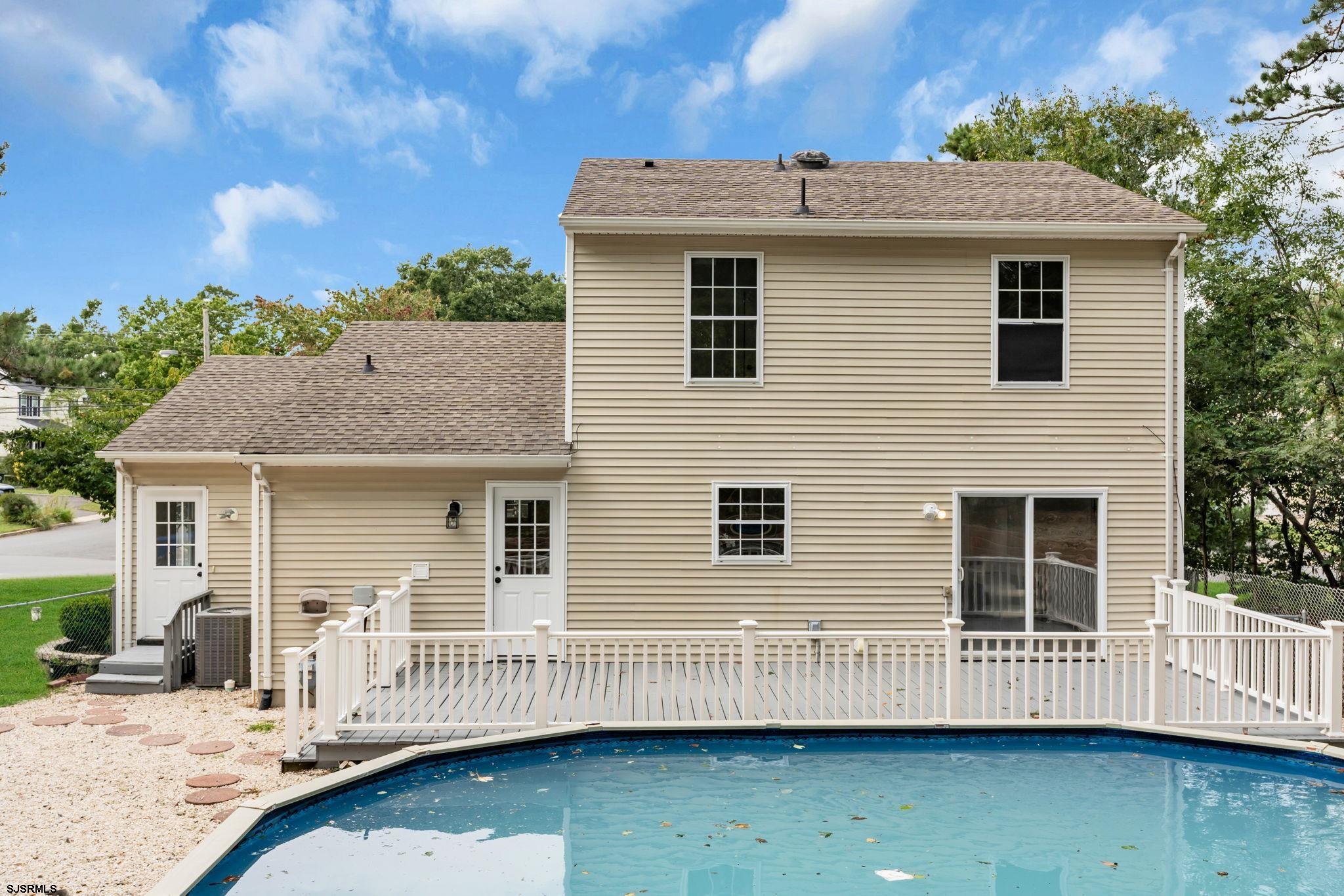 579 Coral Ln