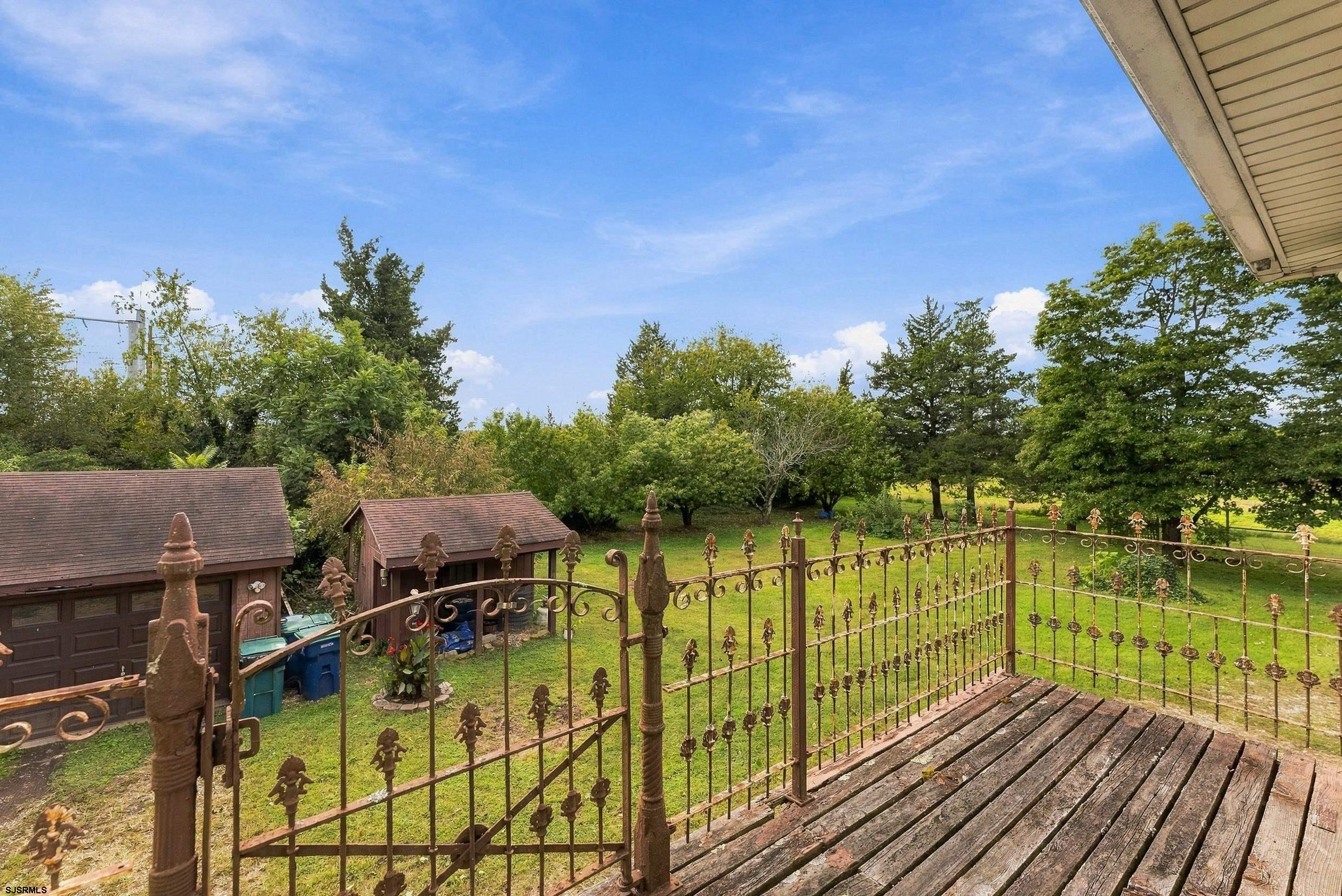 3039 Vine Road