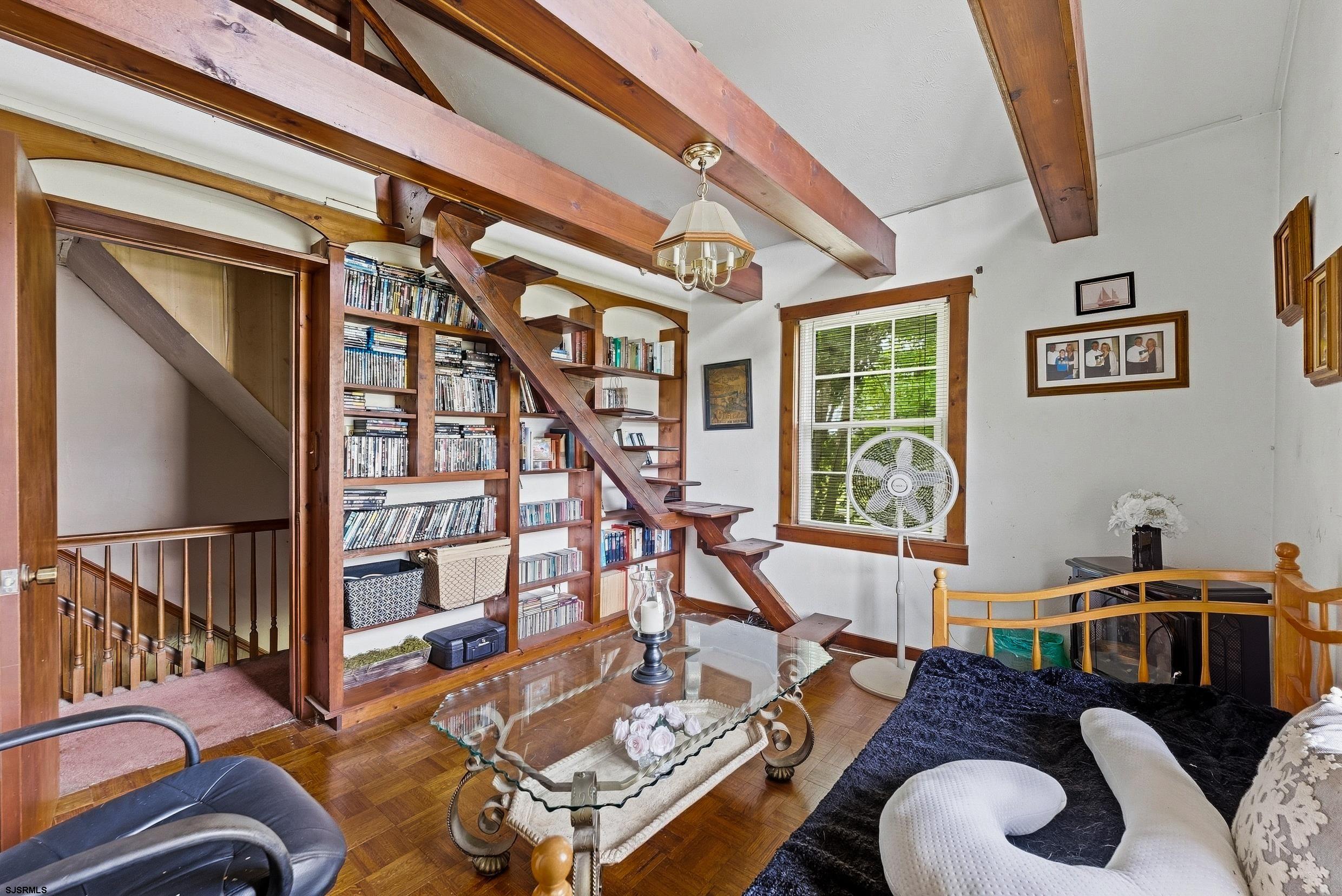 3039 Vine Road