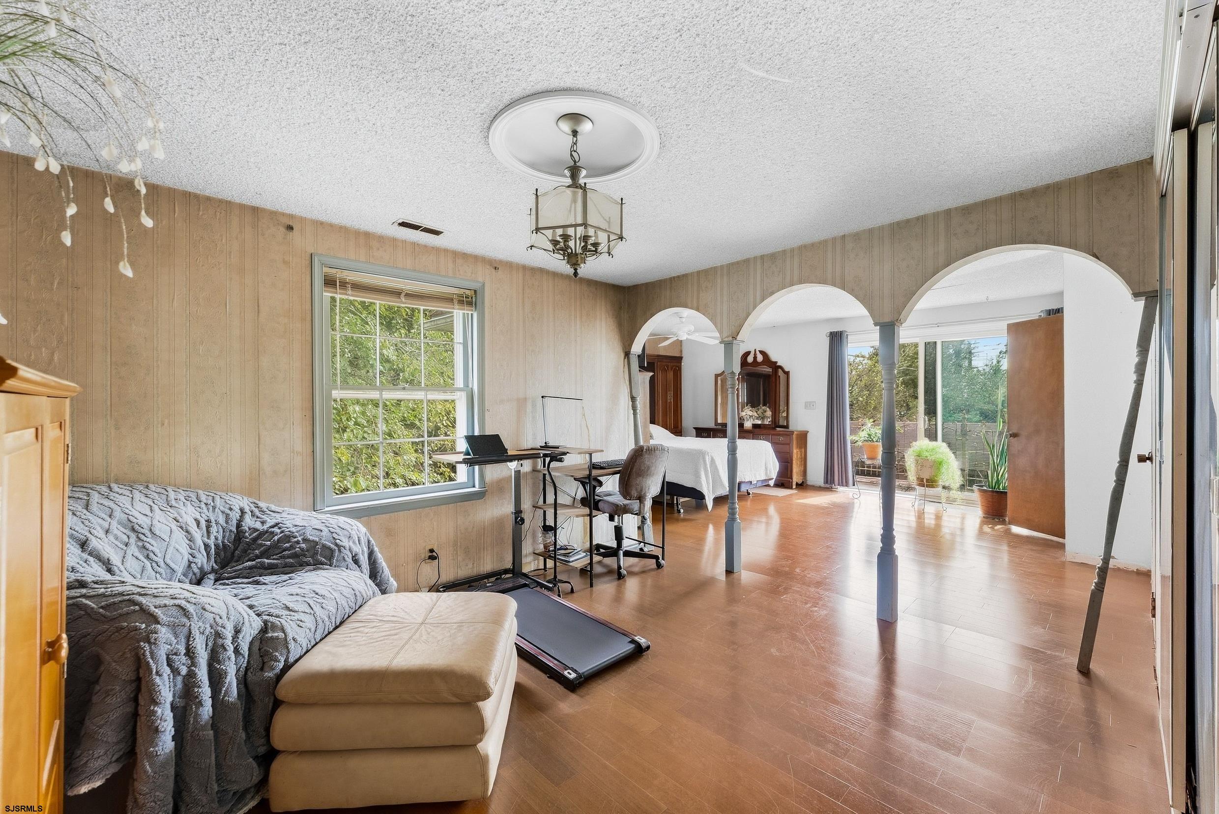 3039 Vine Road