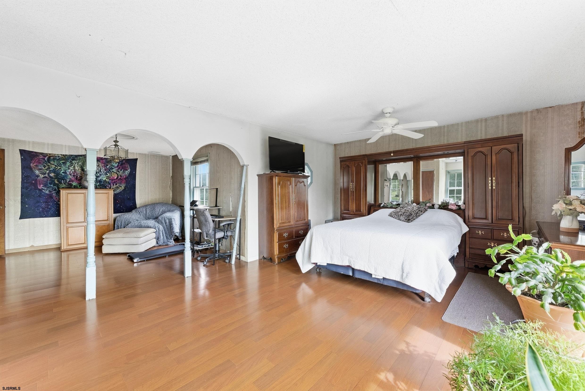 3039 Vine Road