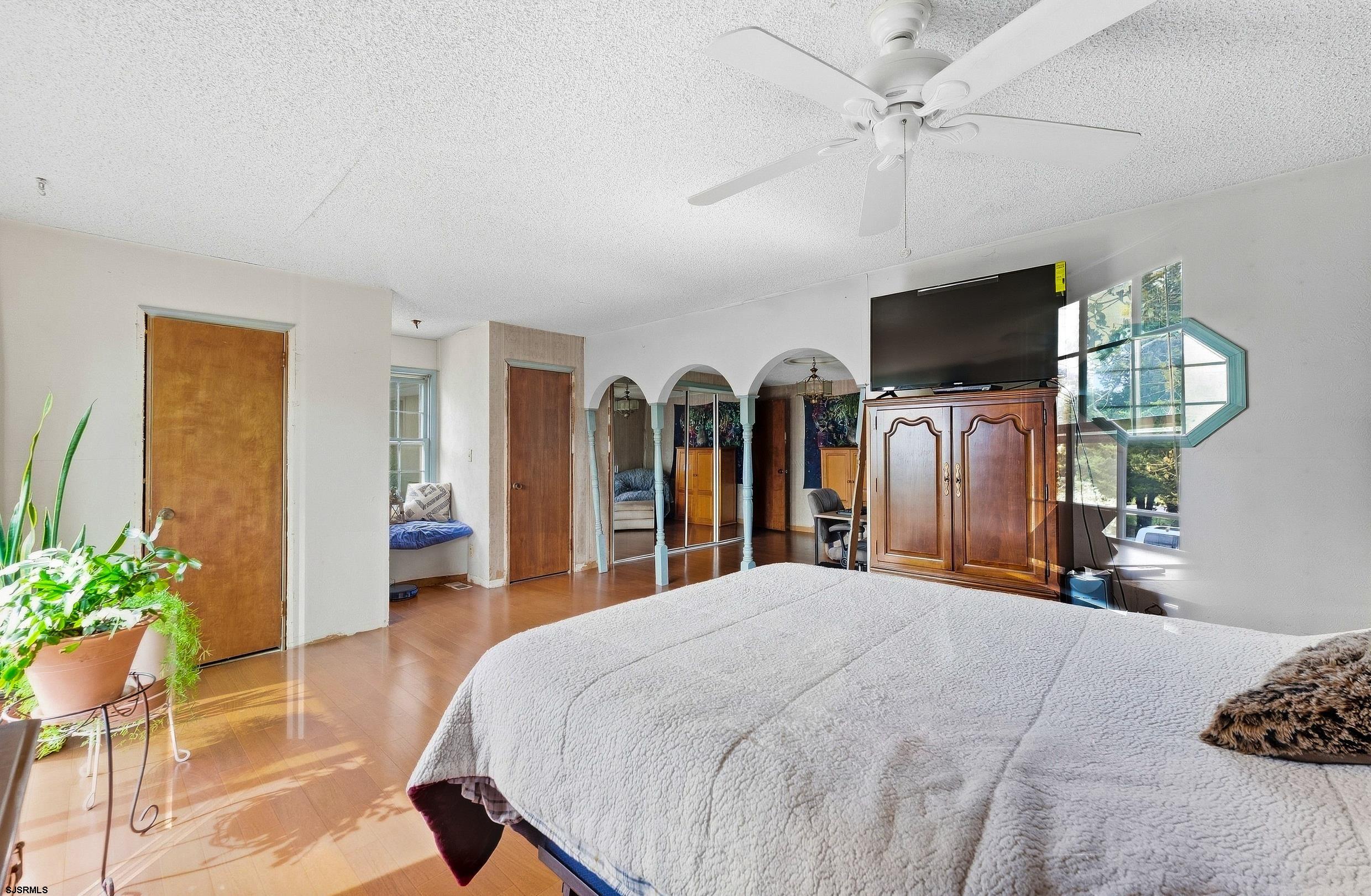 3039 Vine Road