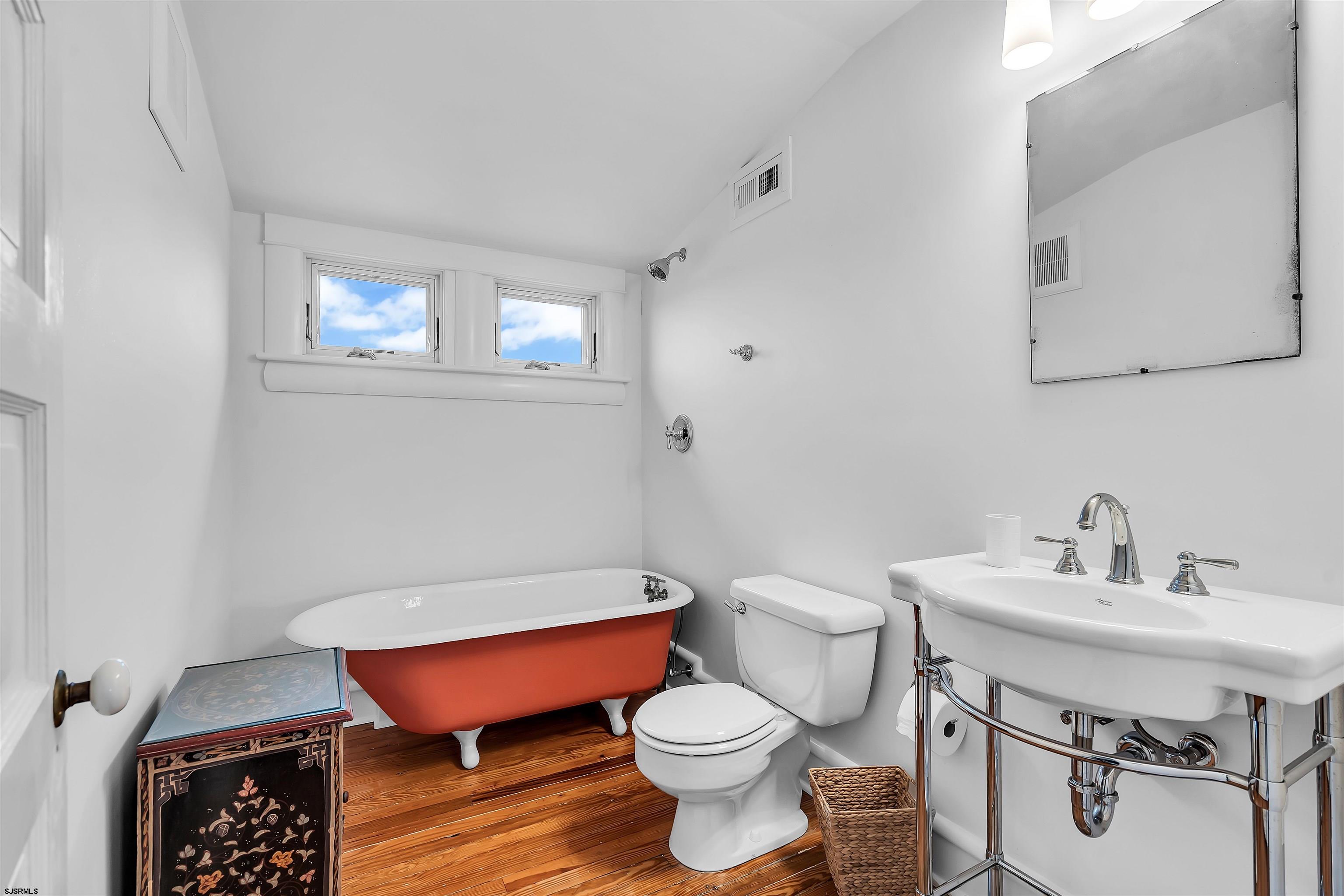 154 E Atlantic Blvd