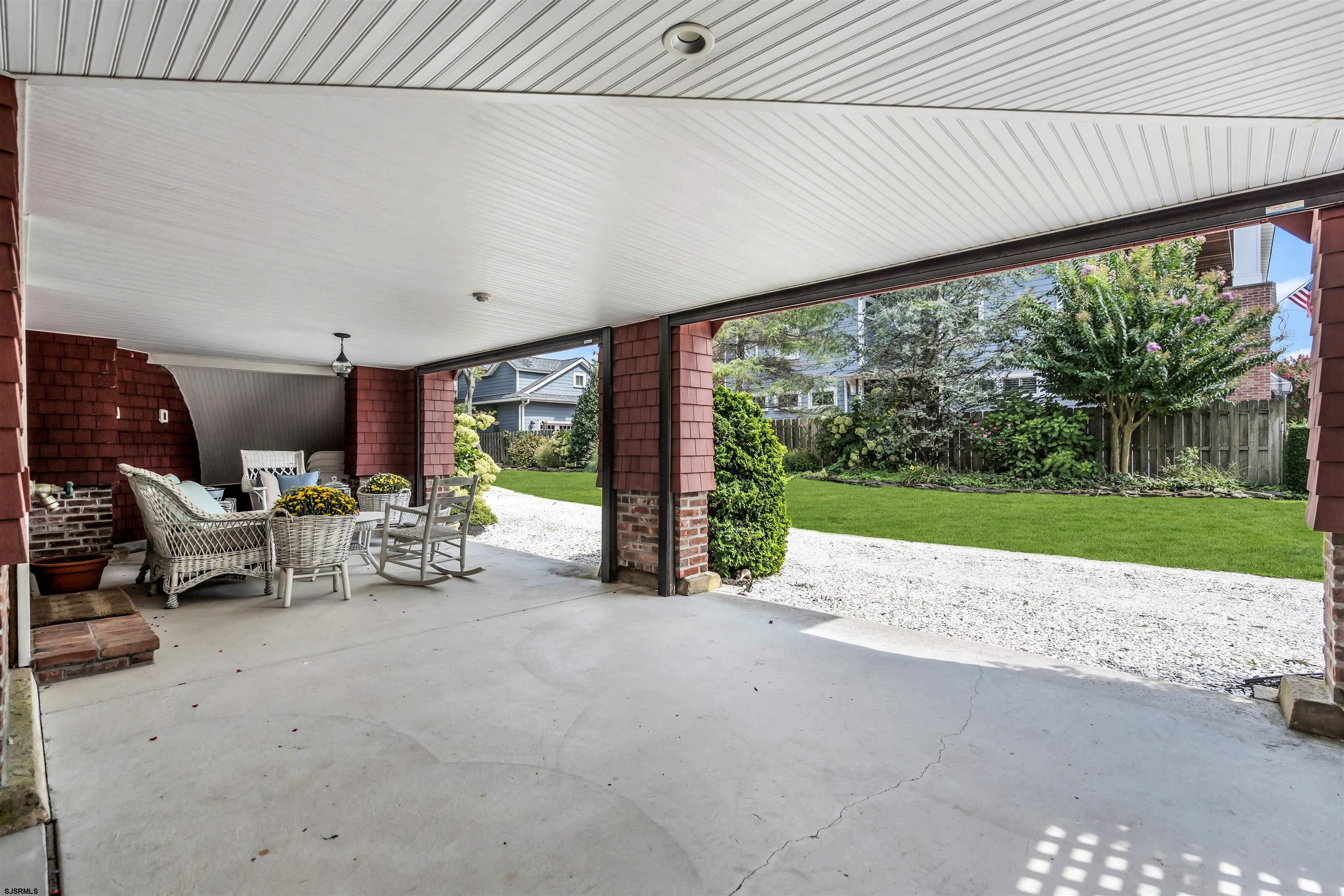 154 E Atlantic Blvd