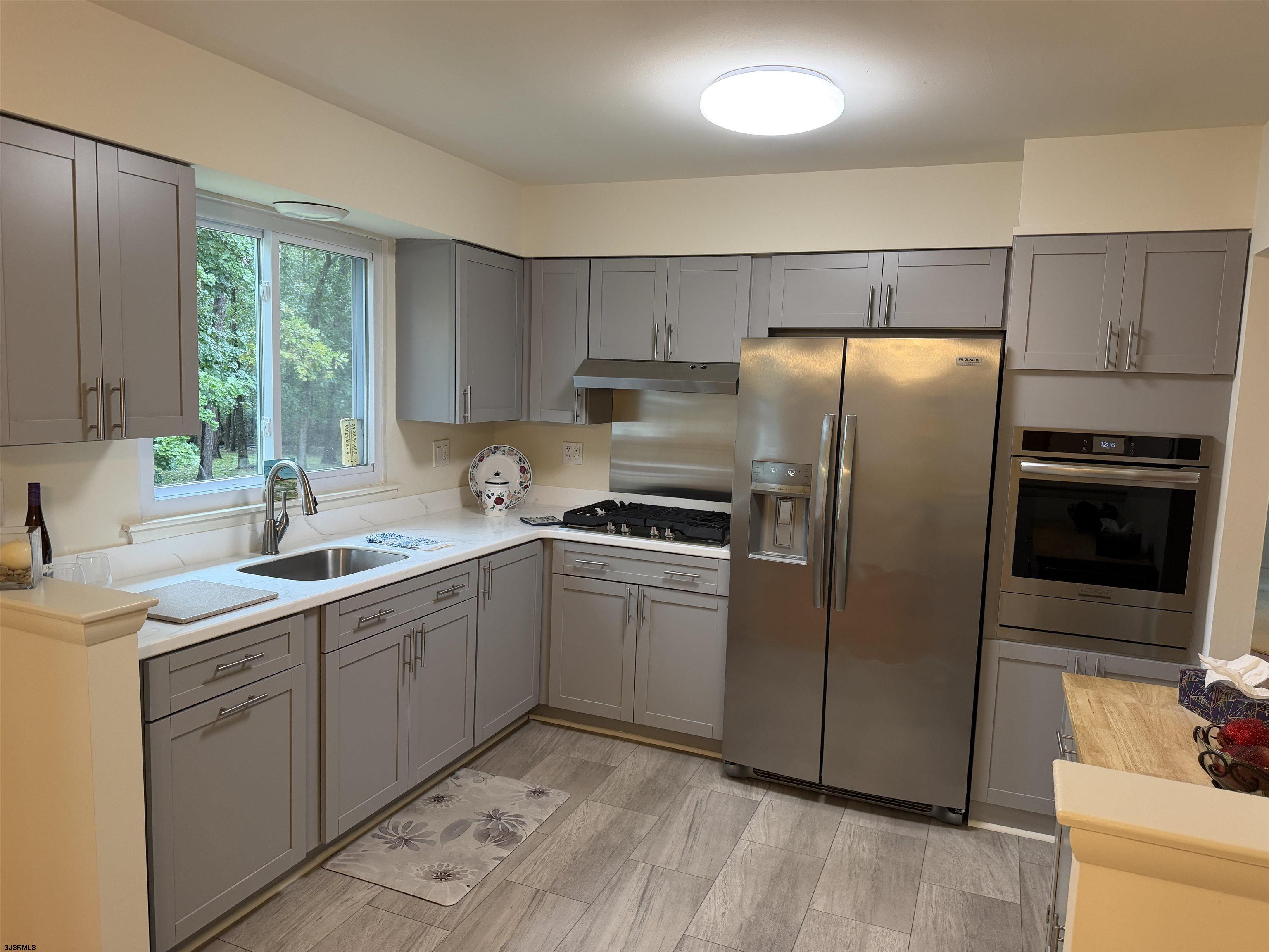 6351 Beech
