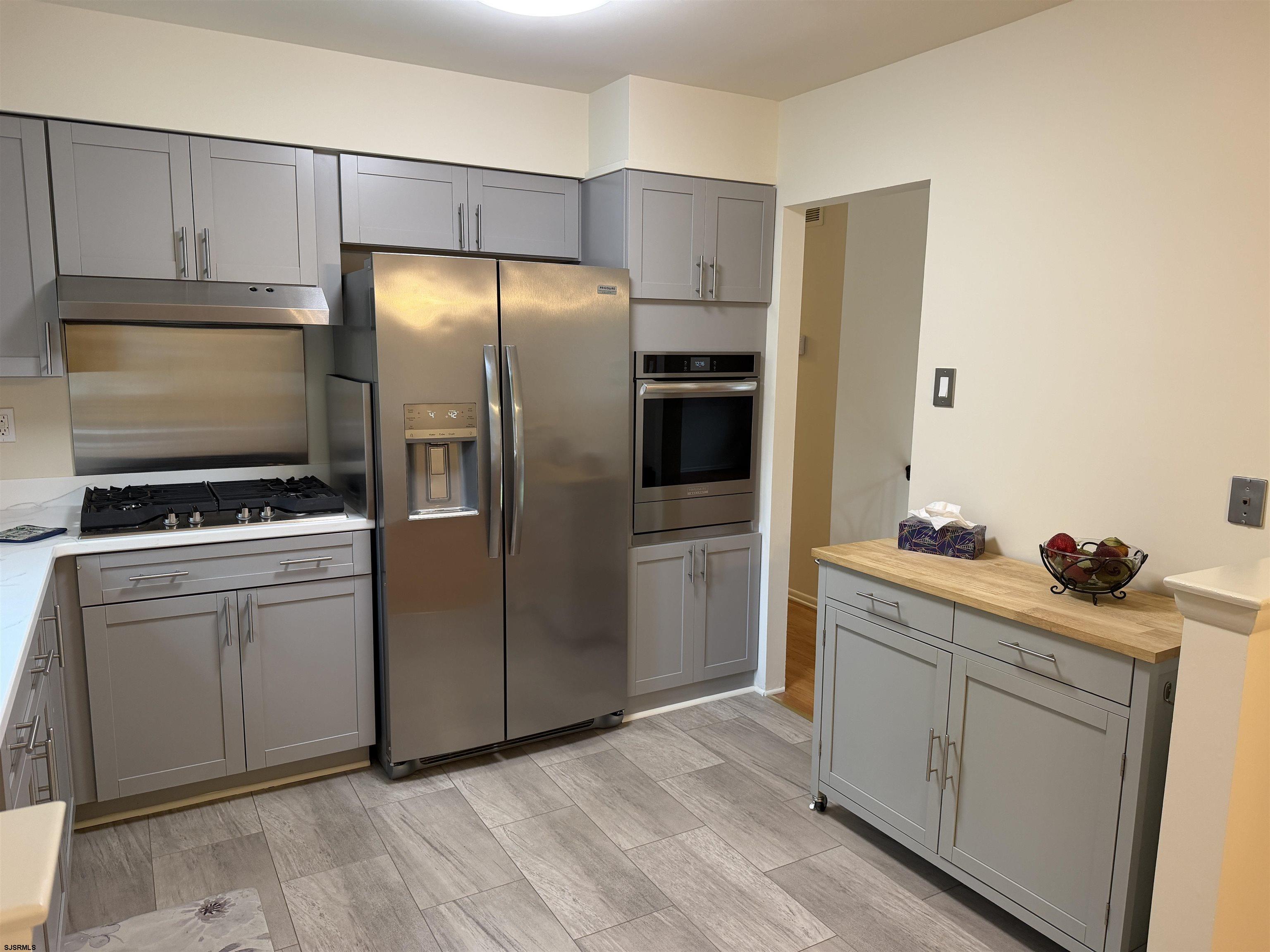 6351 Beech
