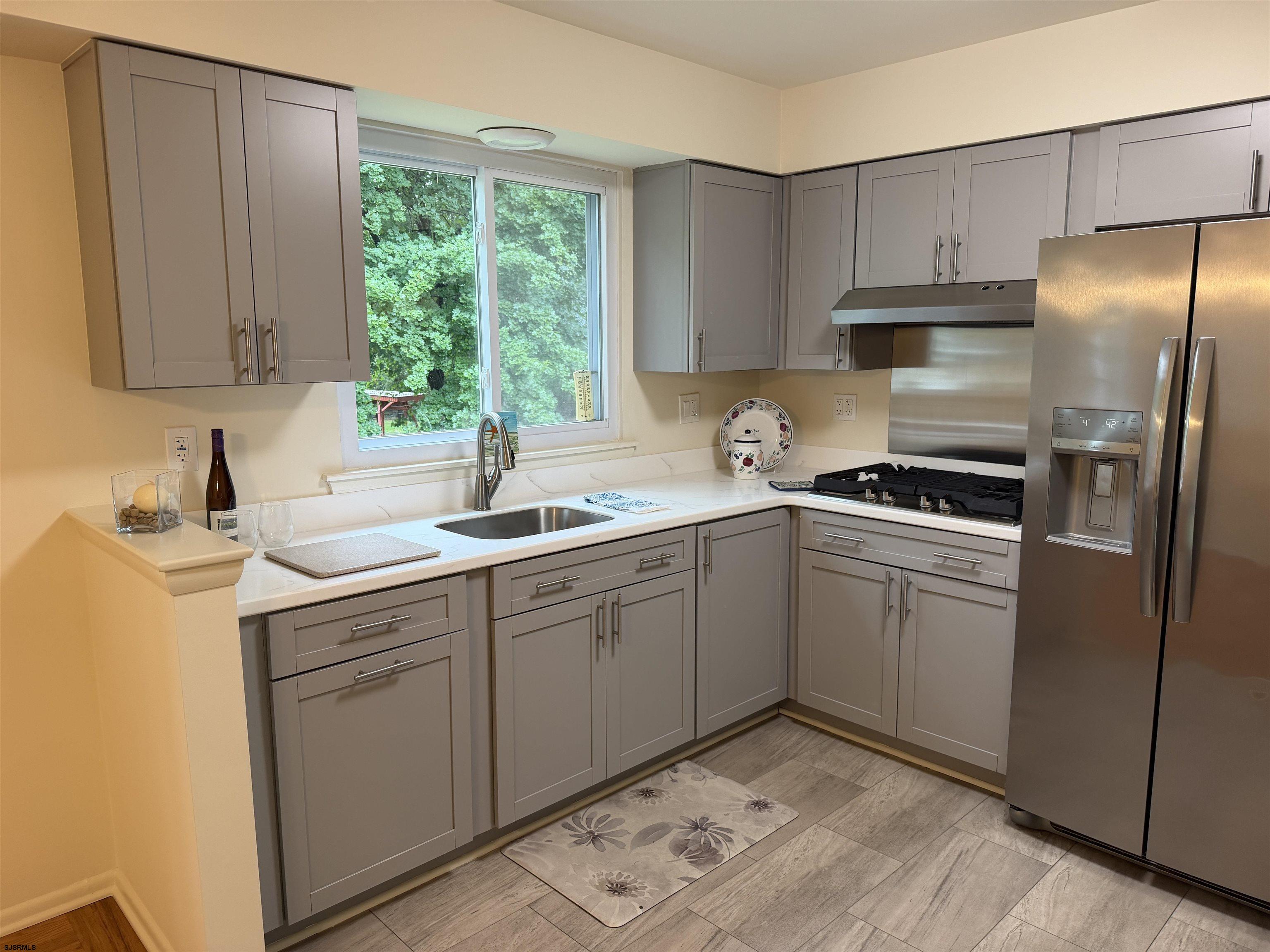 6351 Beech