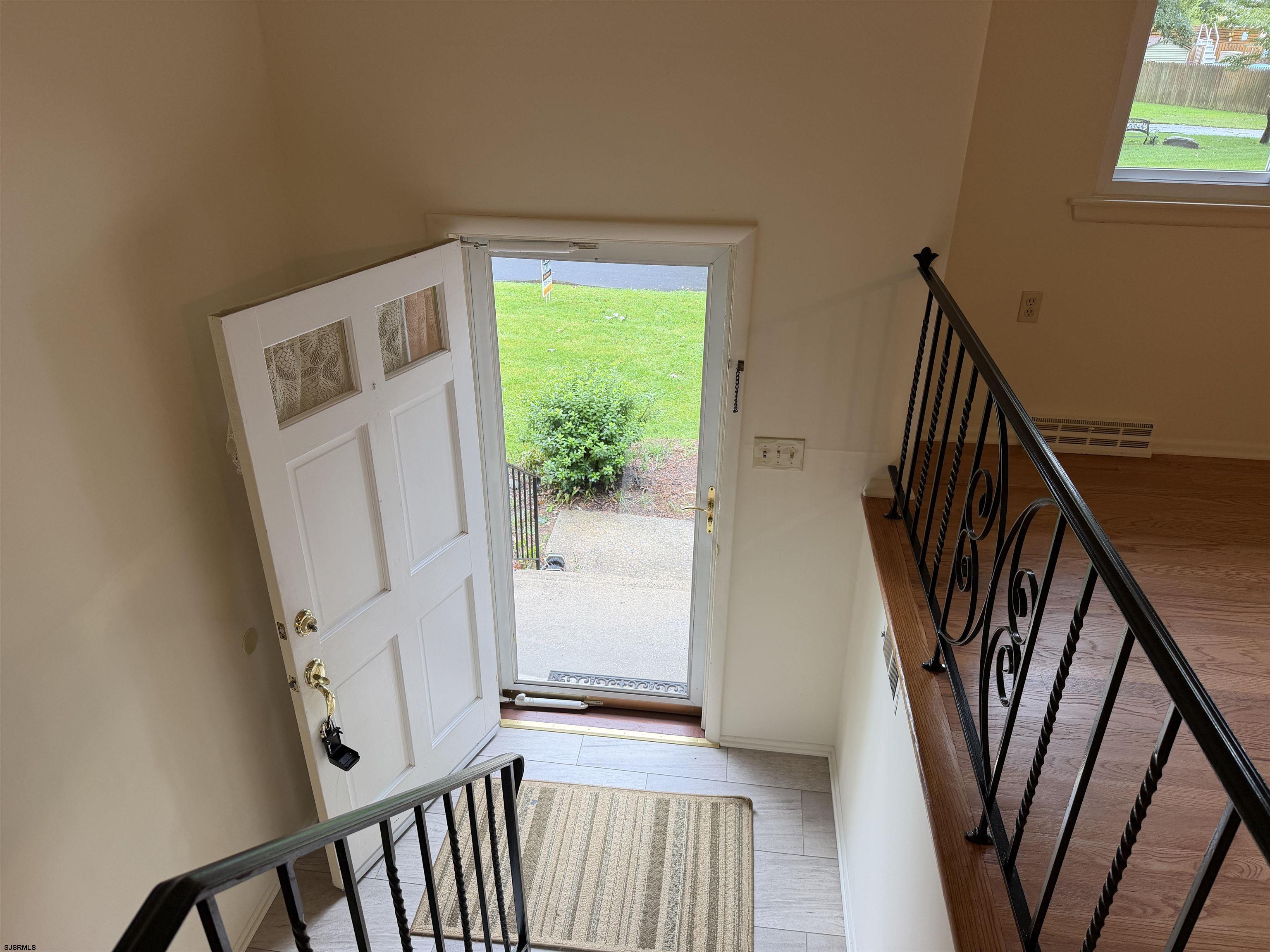 6351 Beech