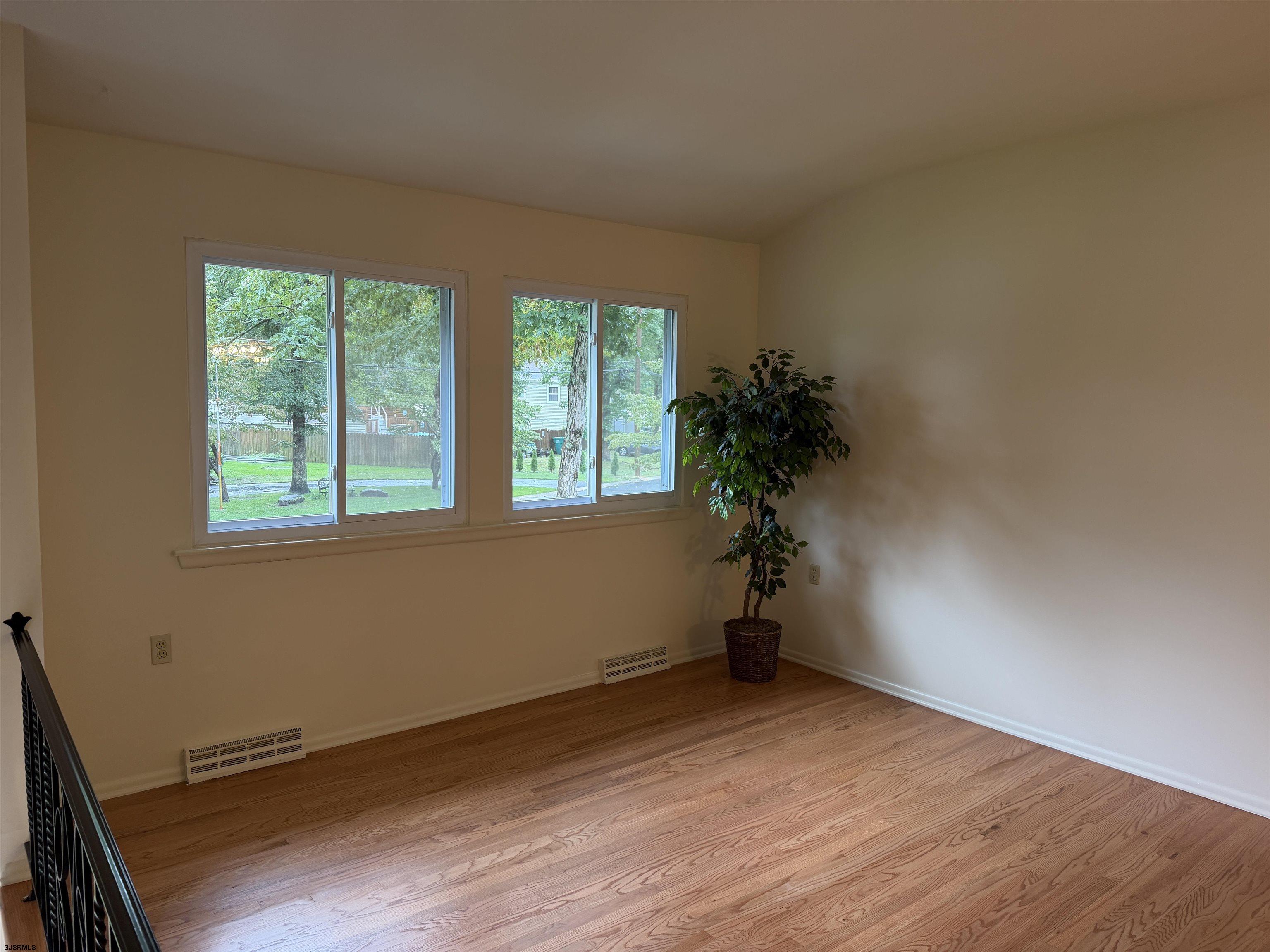 6351 Beech - Picture 4