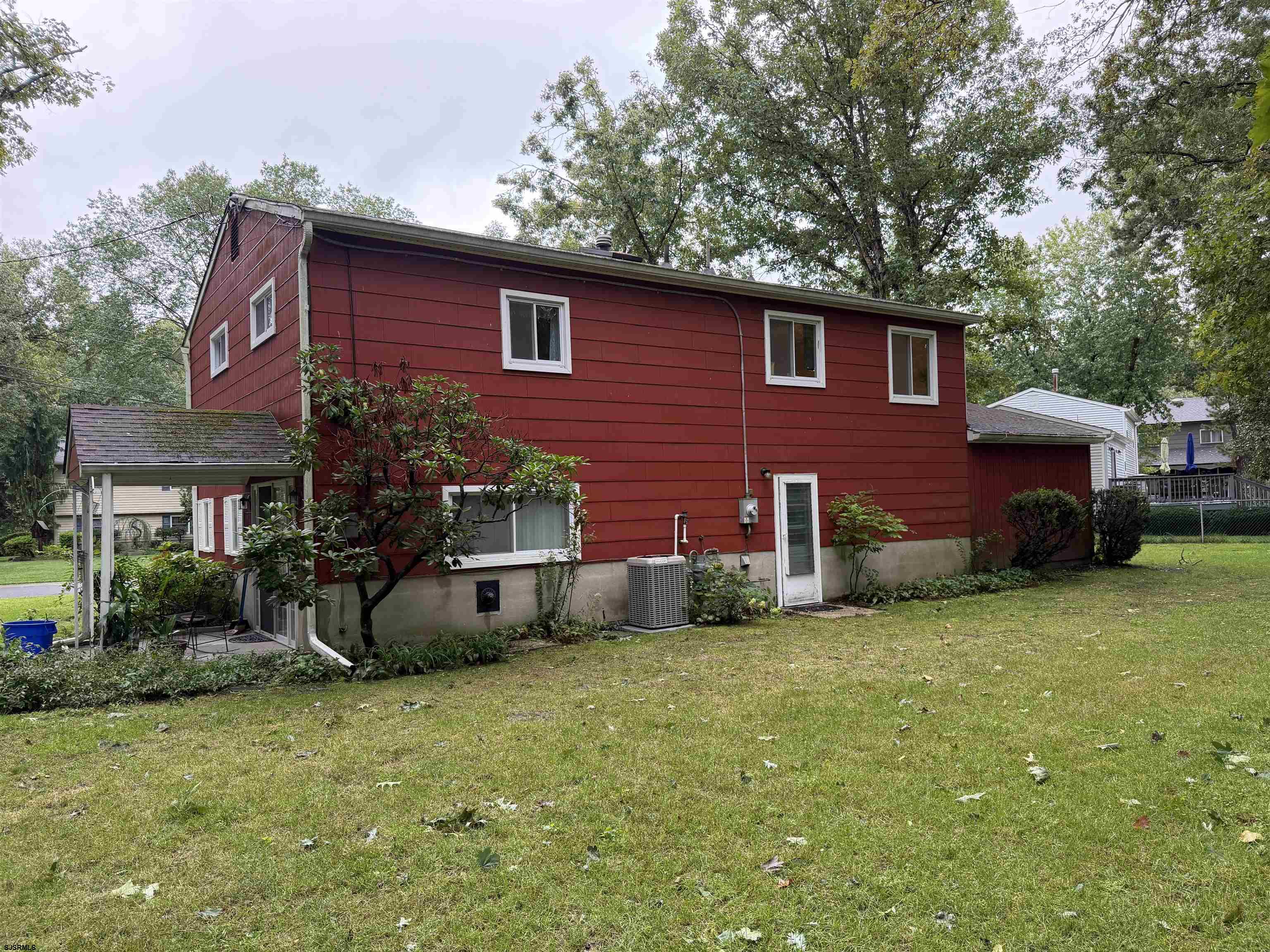 6351 Beech