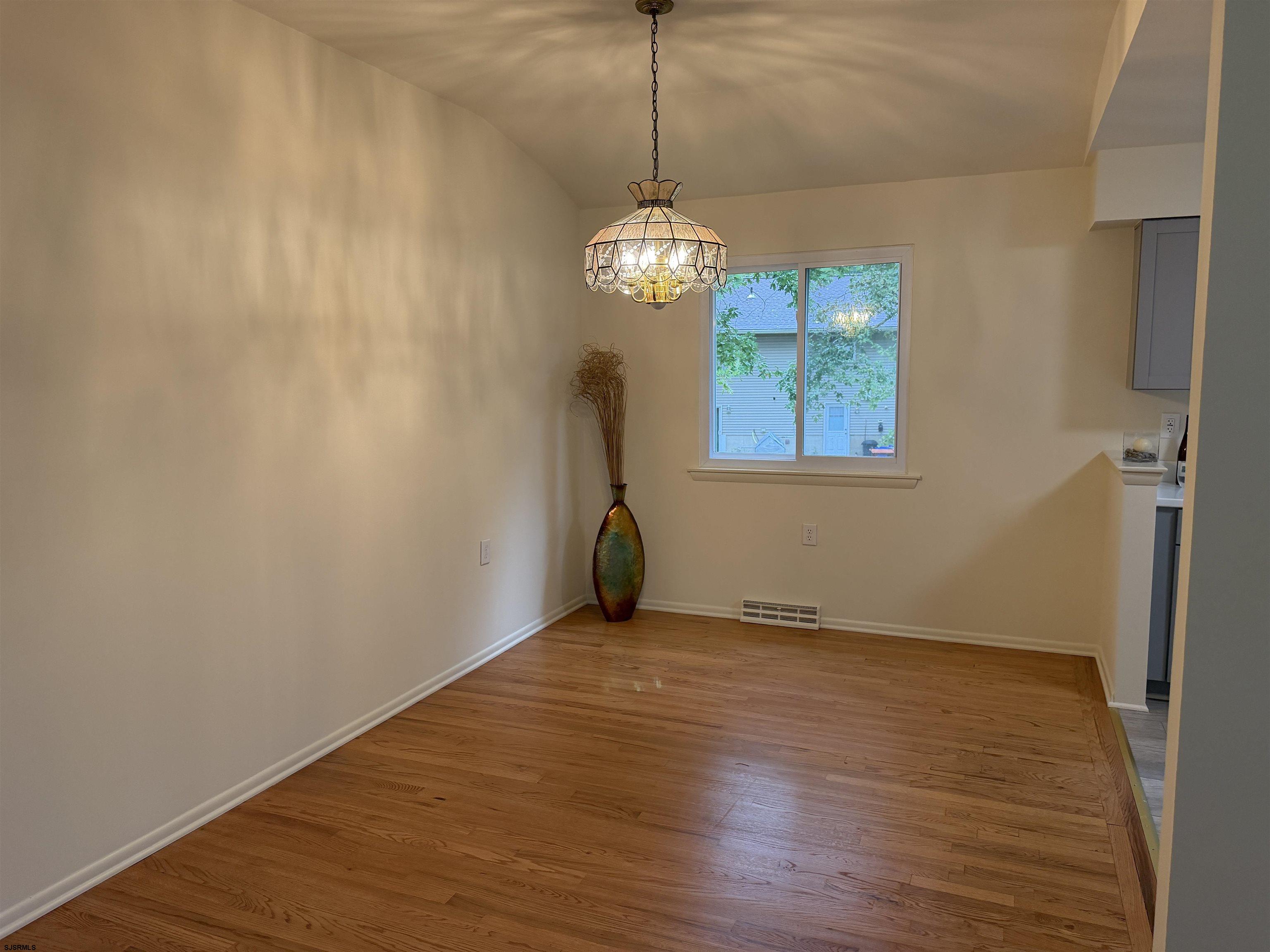 6351 Beech