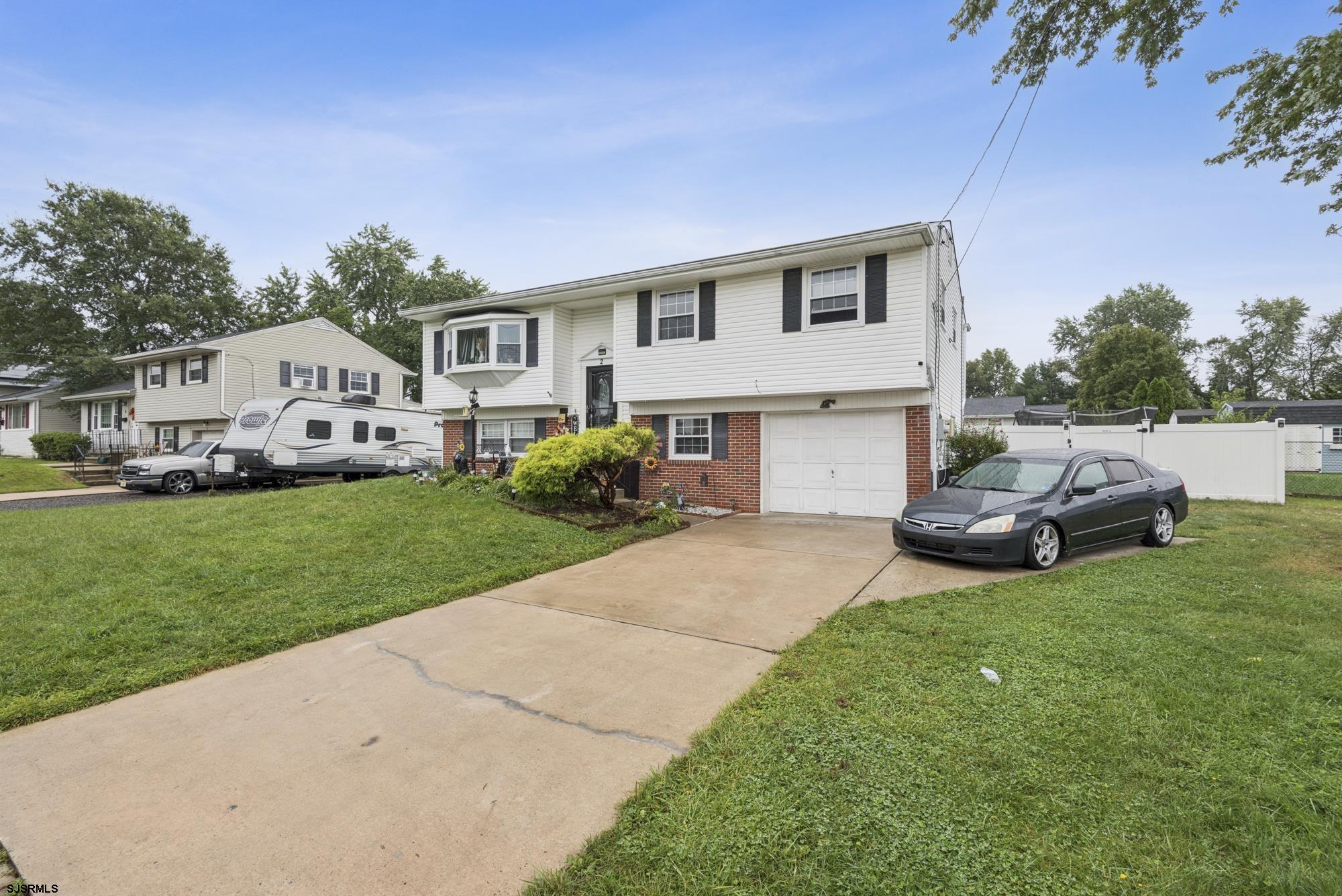 2 Walnut Dr