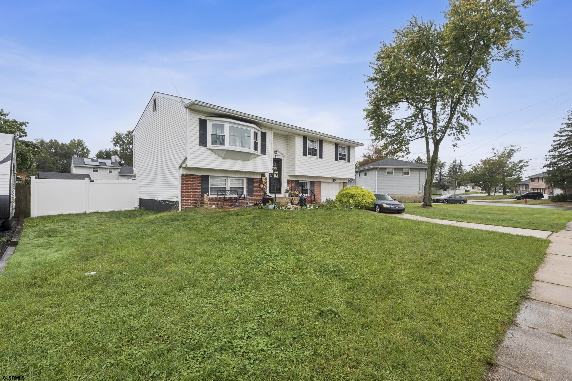 2 Walnut Dr