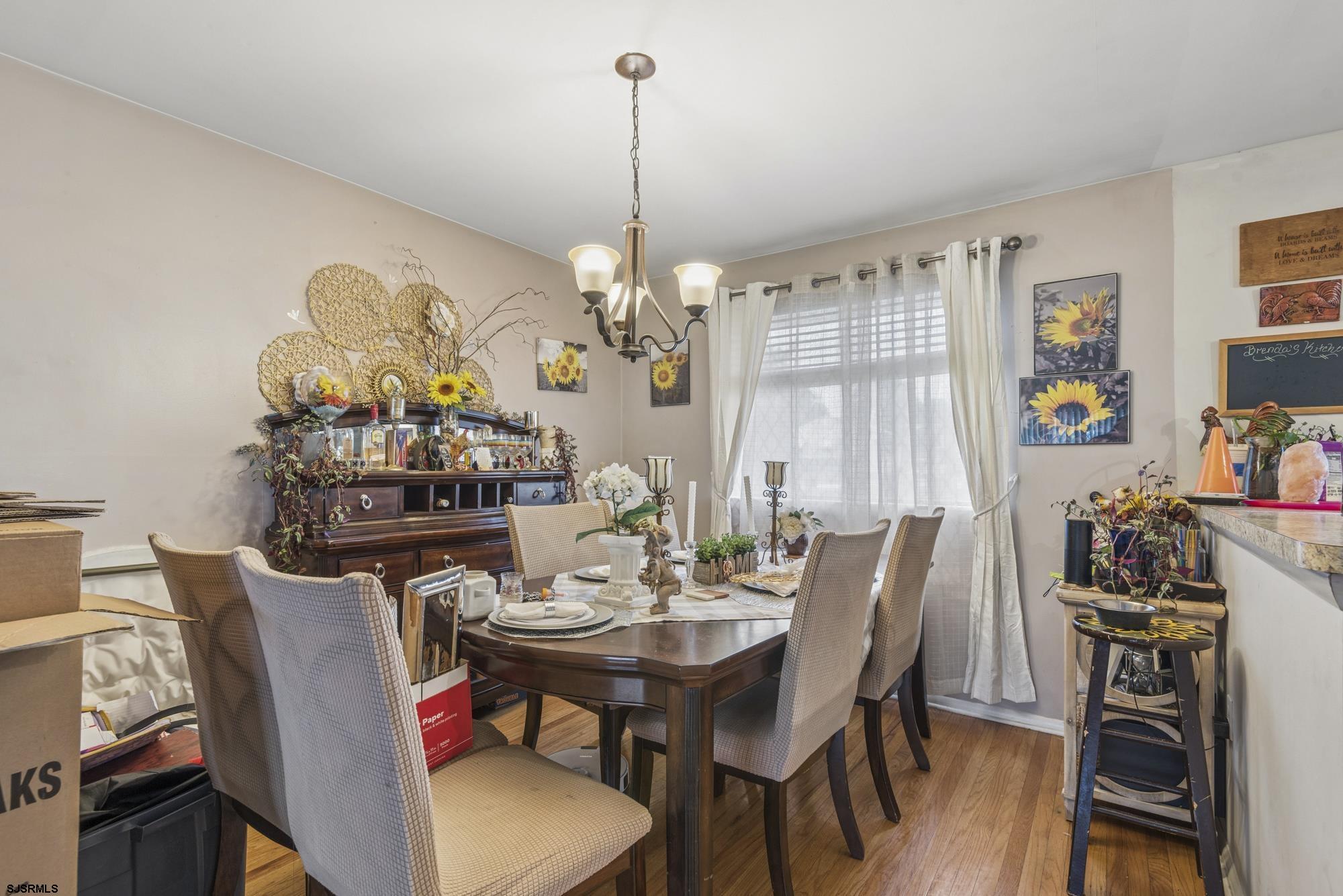 2 Walnut Dr