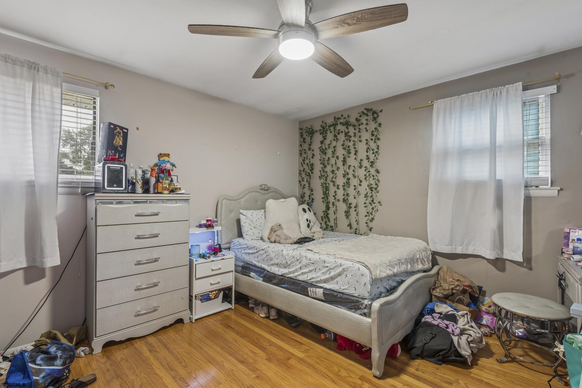 2 Walnut Dr