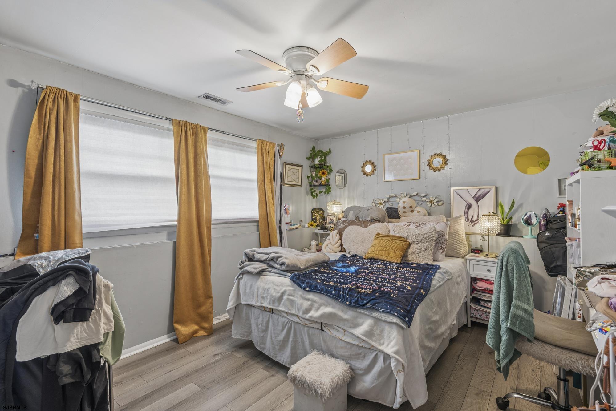 2 Walnut Dr