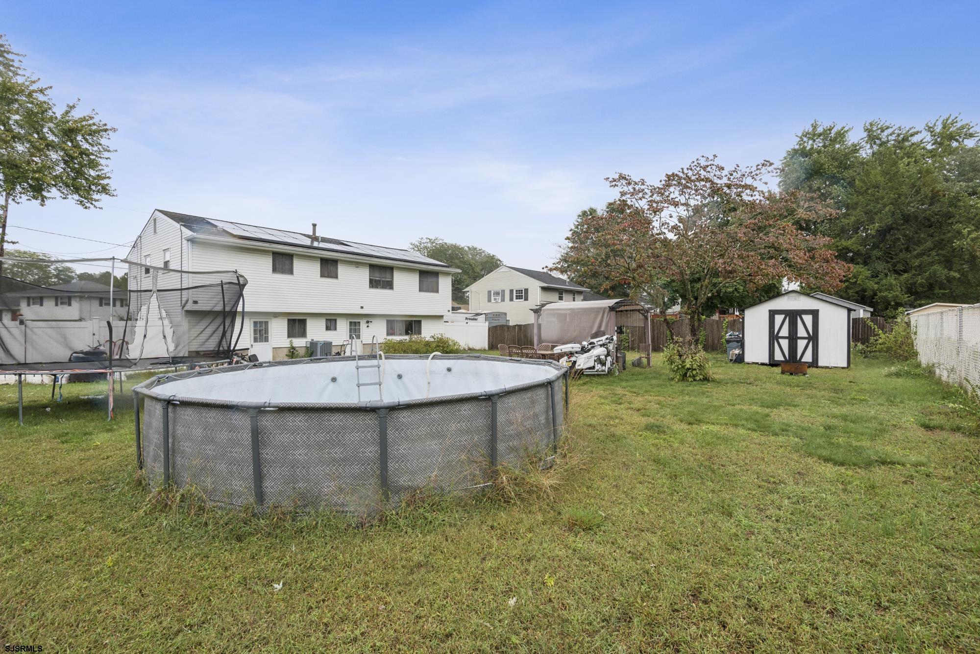2 Walnut Dr