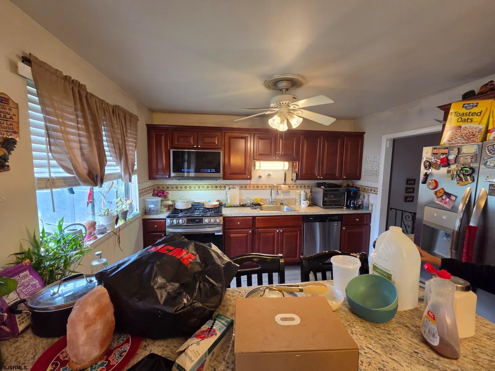 2 Walnut Dr