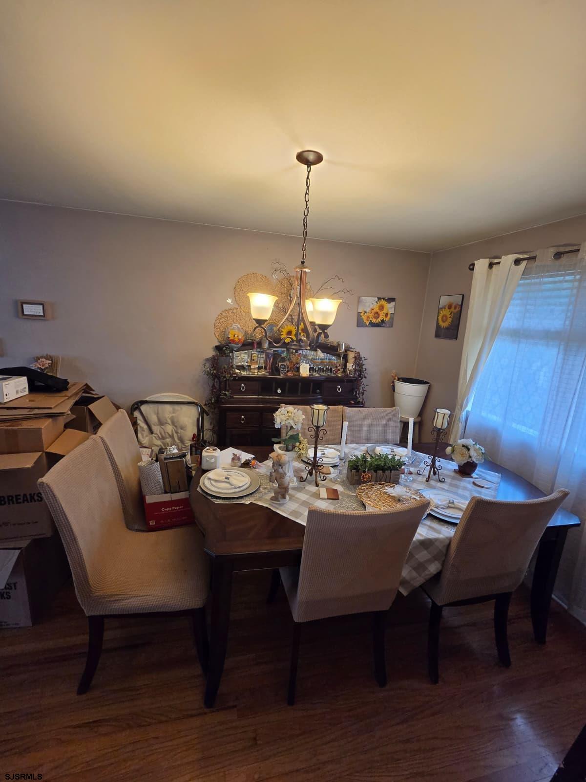 2 Walnut Dr
