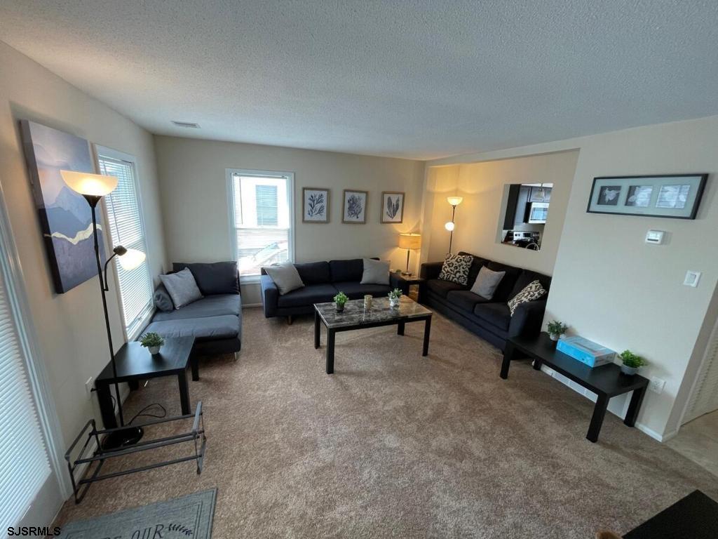 324 Beach Avenue - Picture 3