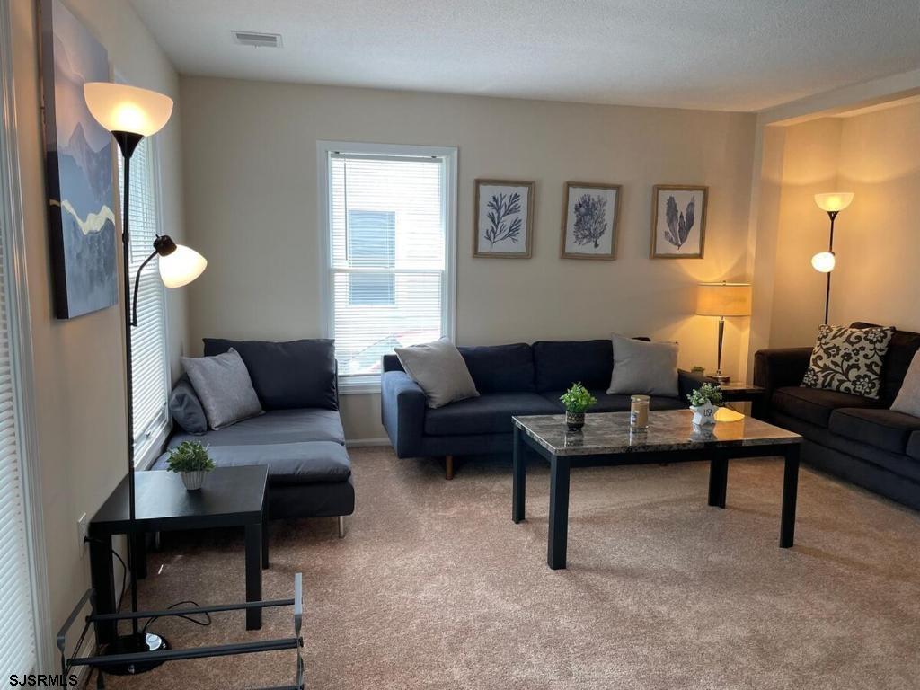 324 Beach Avenue - Picture 4