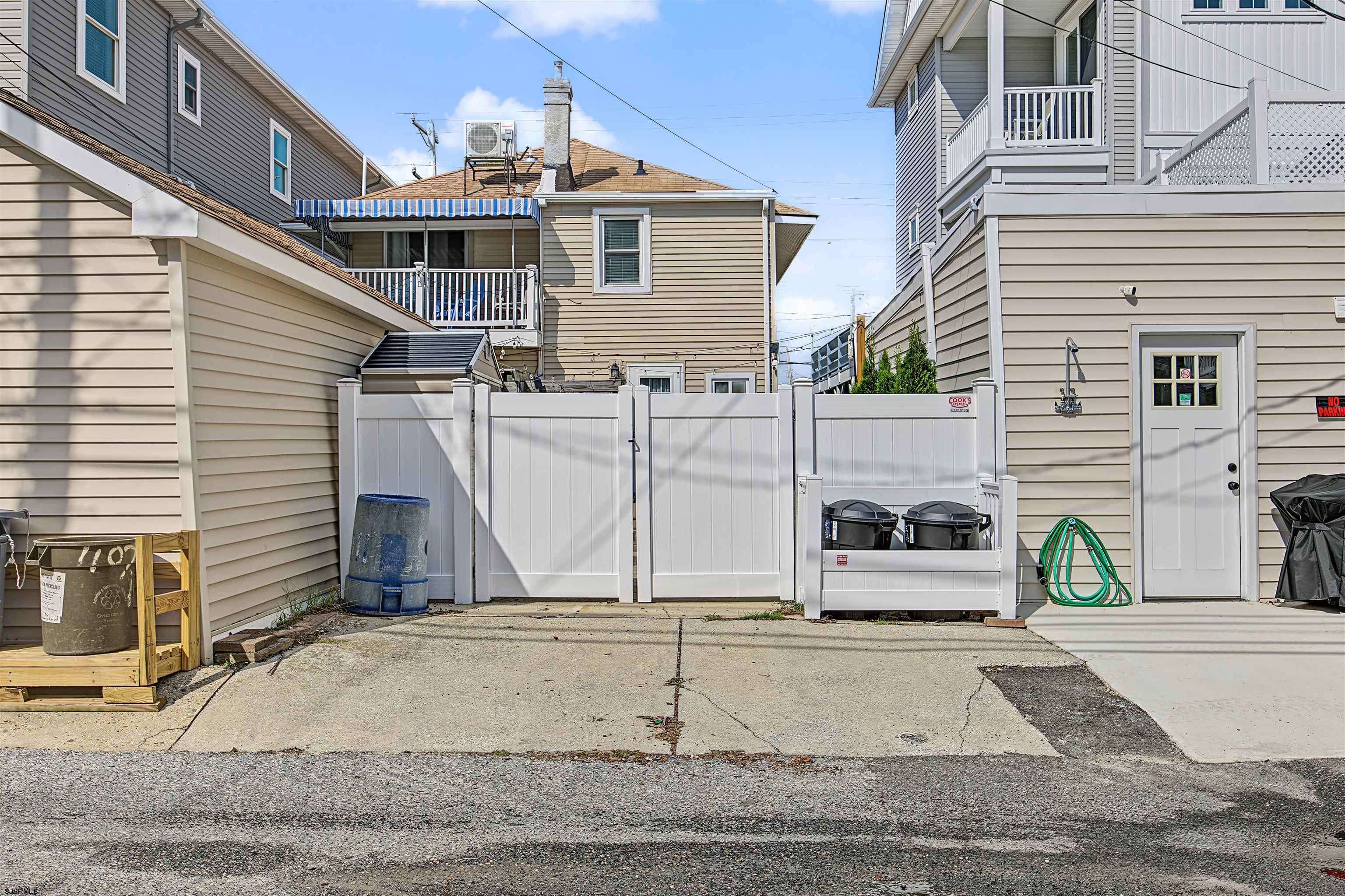 1103 West Avenue