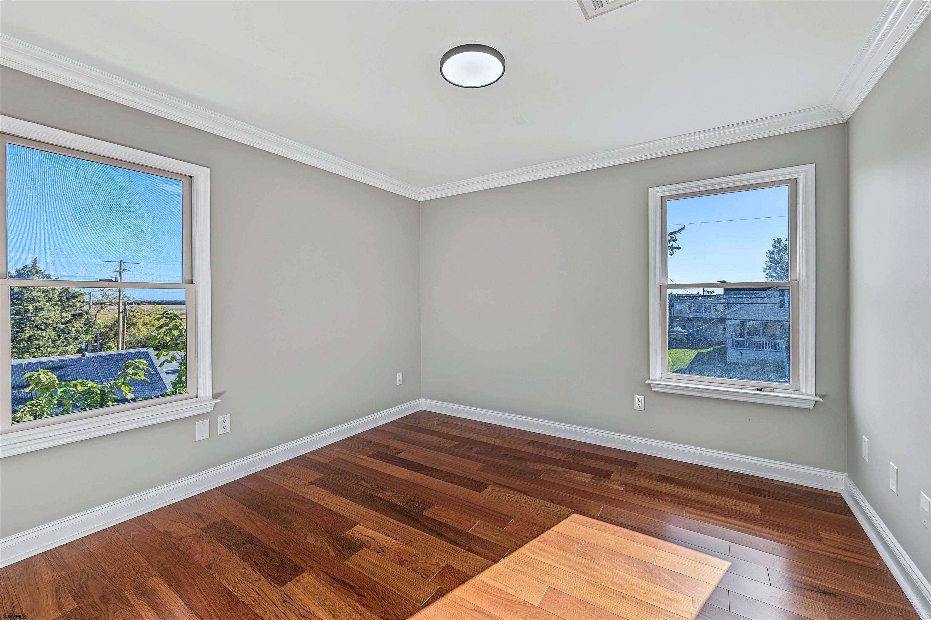 123 E Cedar Avenue