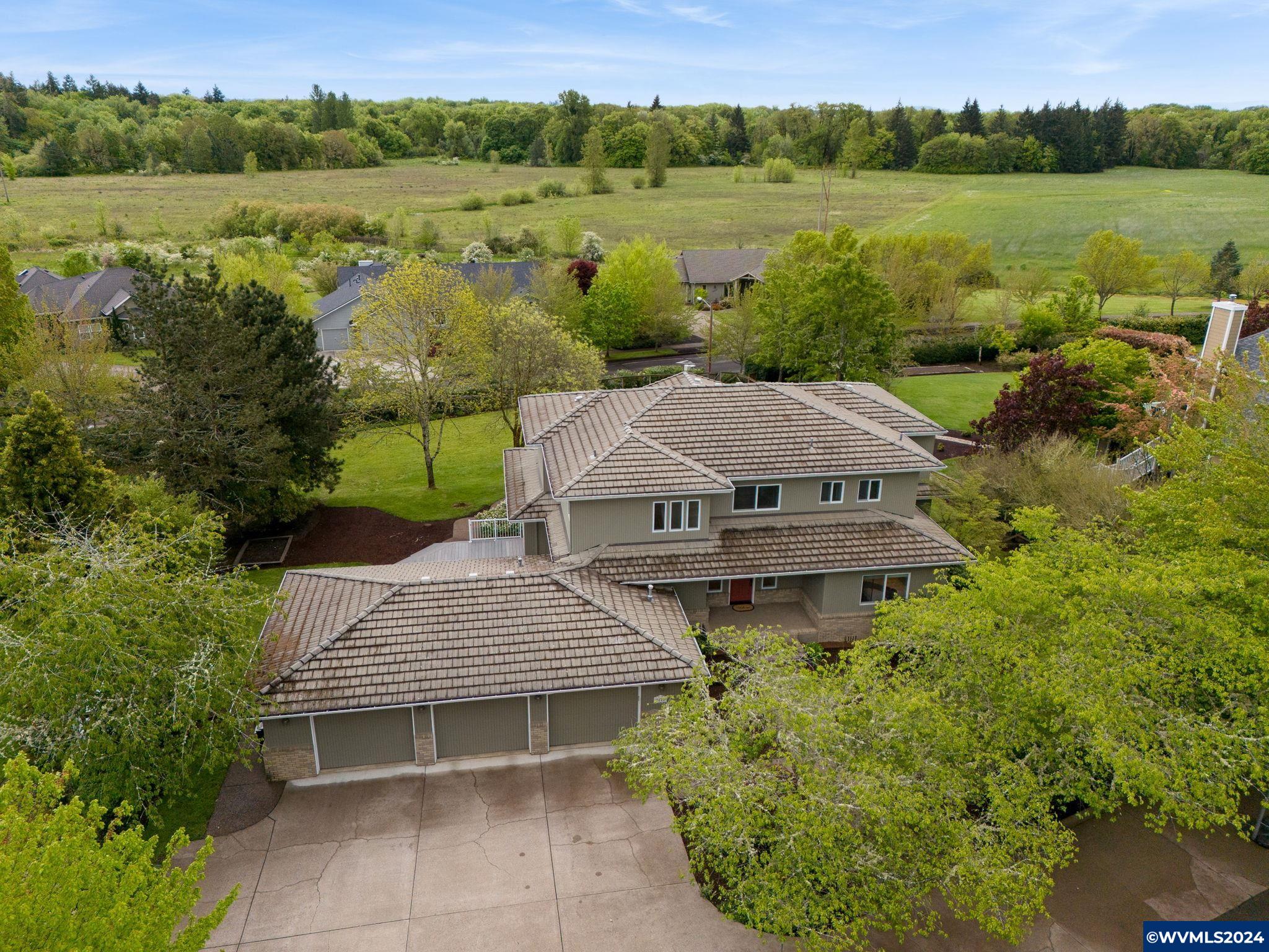 2628 SW Brooklane Dr