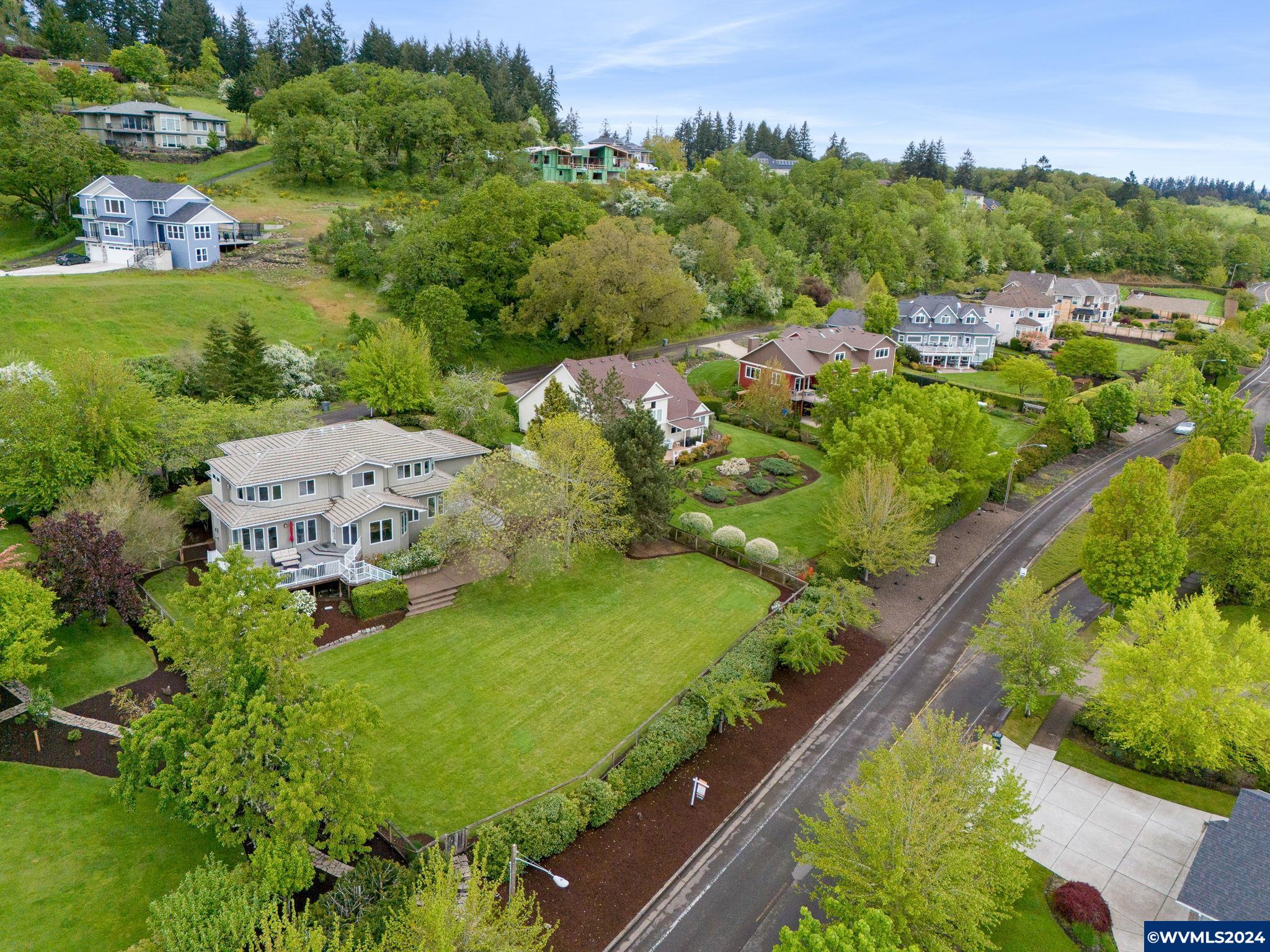 2628 SW Brooklane Dr