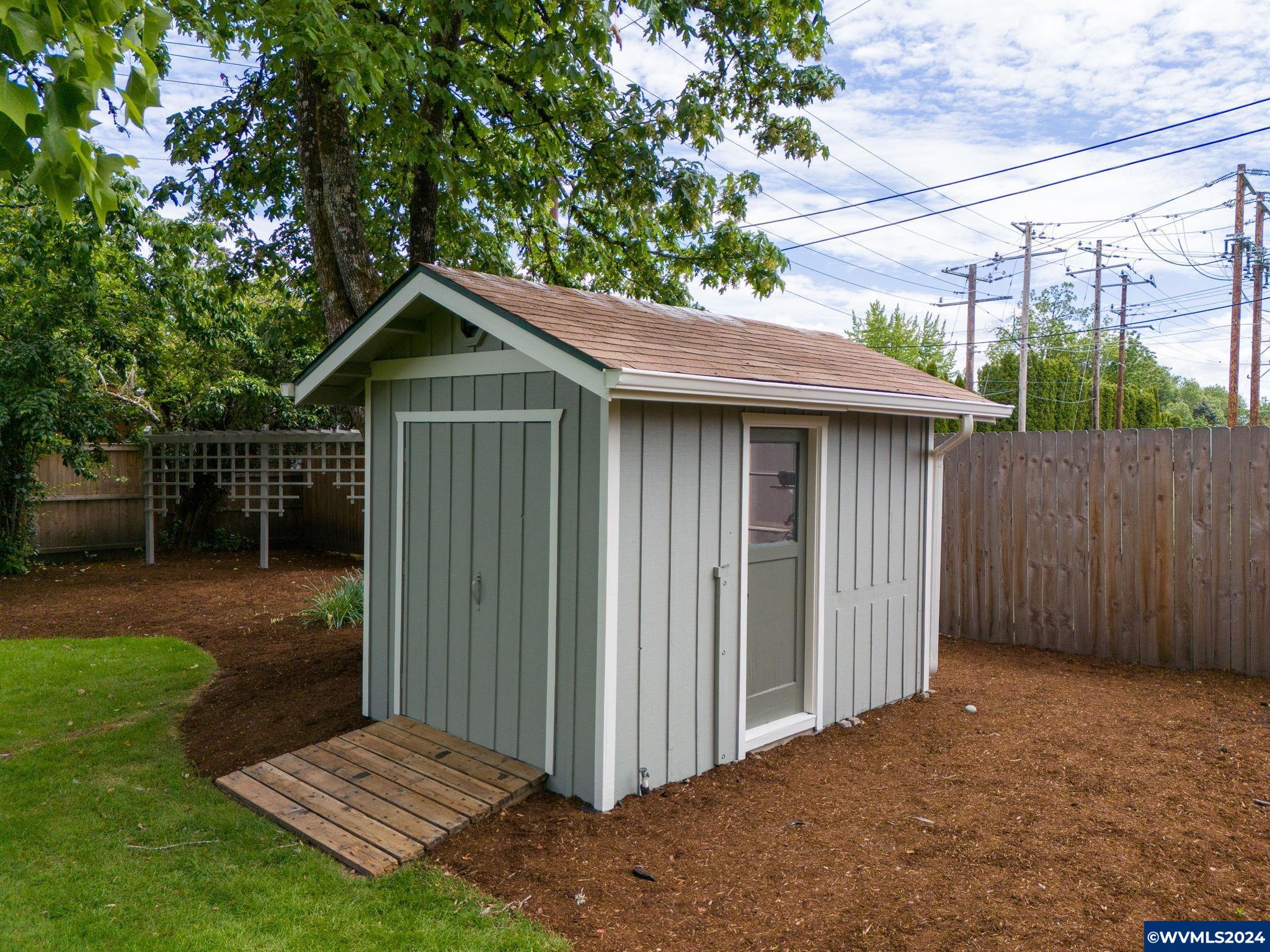2504 NW Mulkey Av