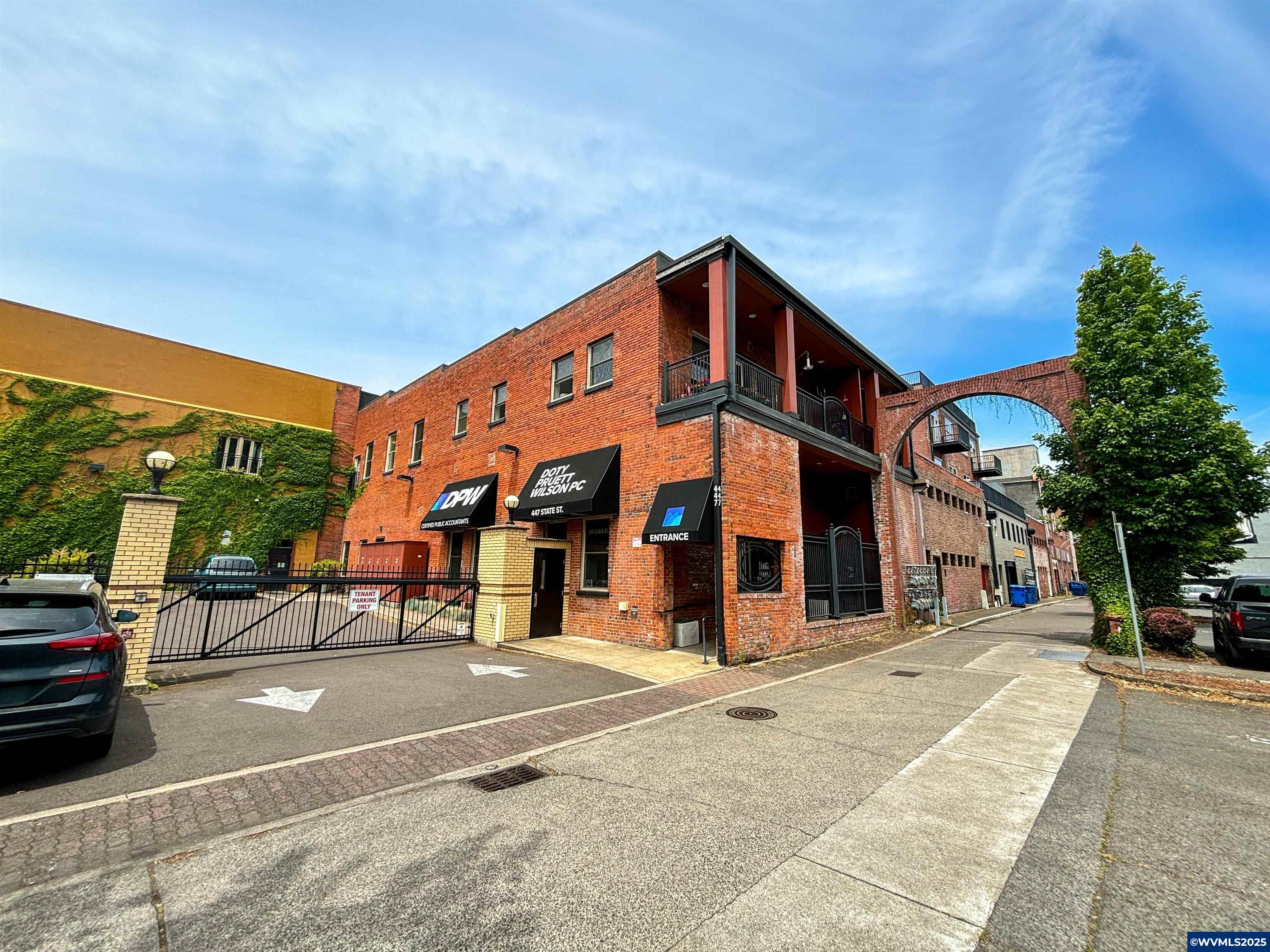 447 State St