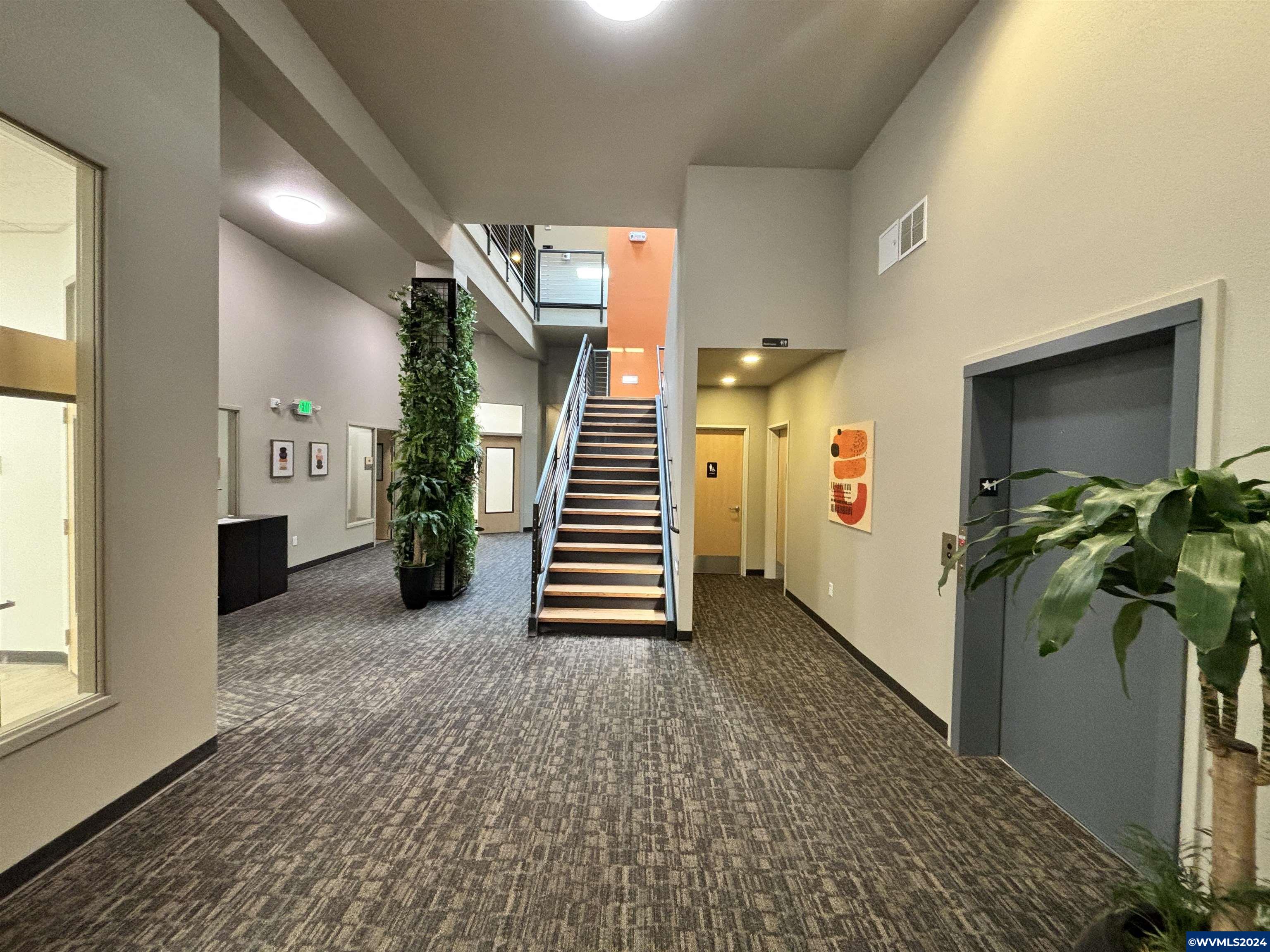 223 Commercial (160-A) St NE