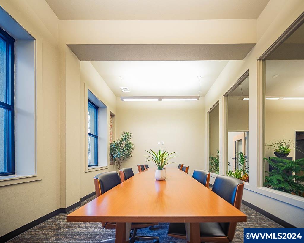 223 Commercial (160-A) St NE