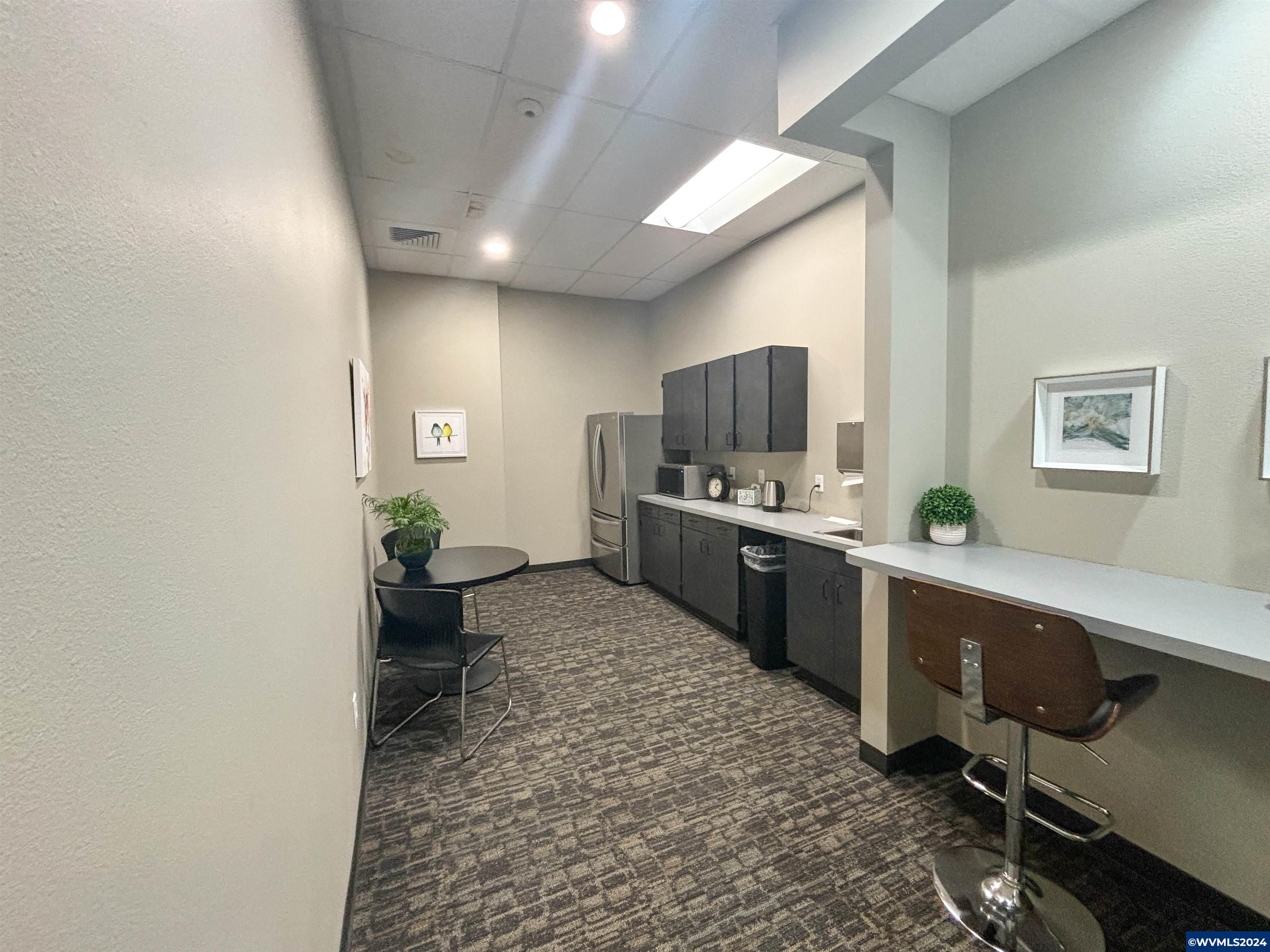 223 Commercial (160-A) St NE