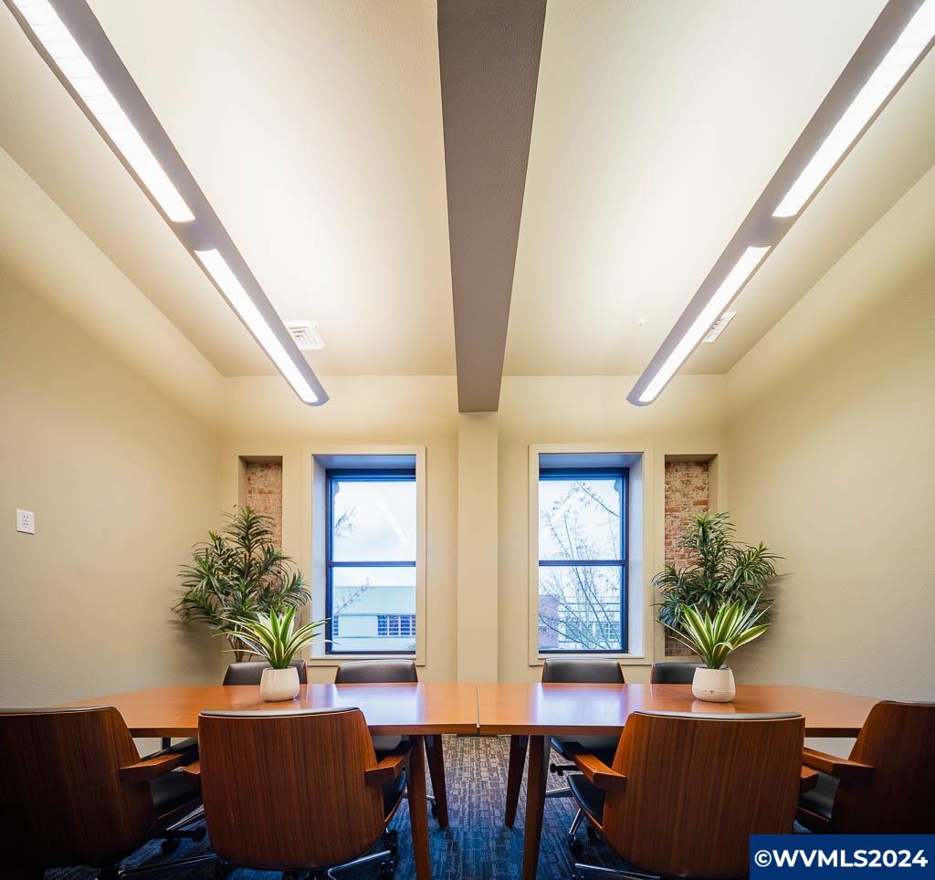 223 Commercial (160-E) St NE