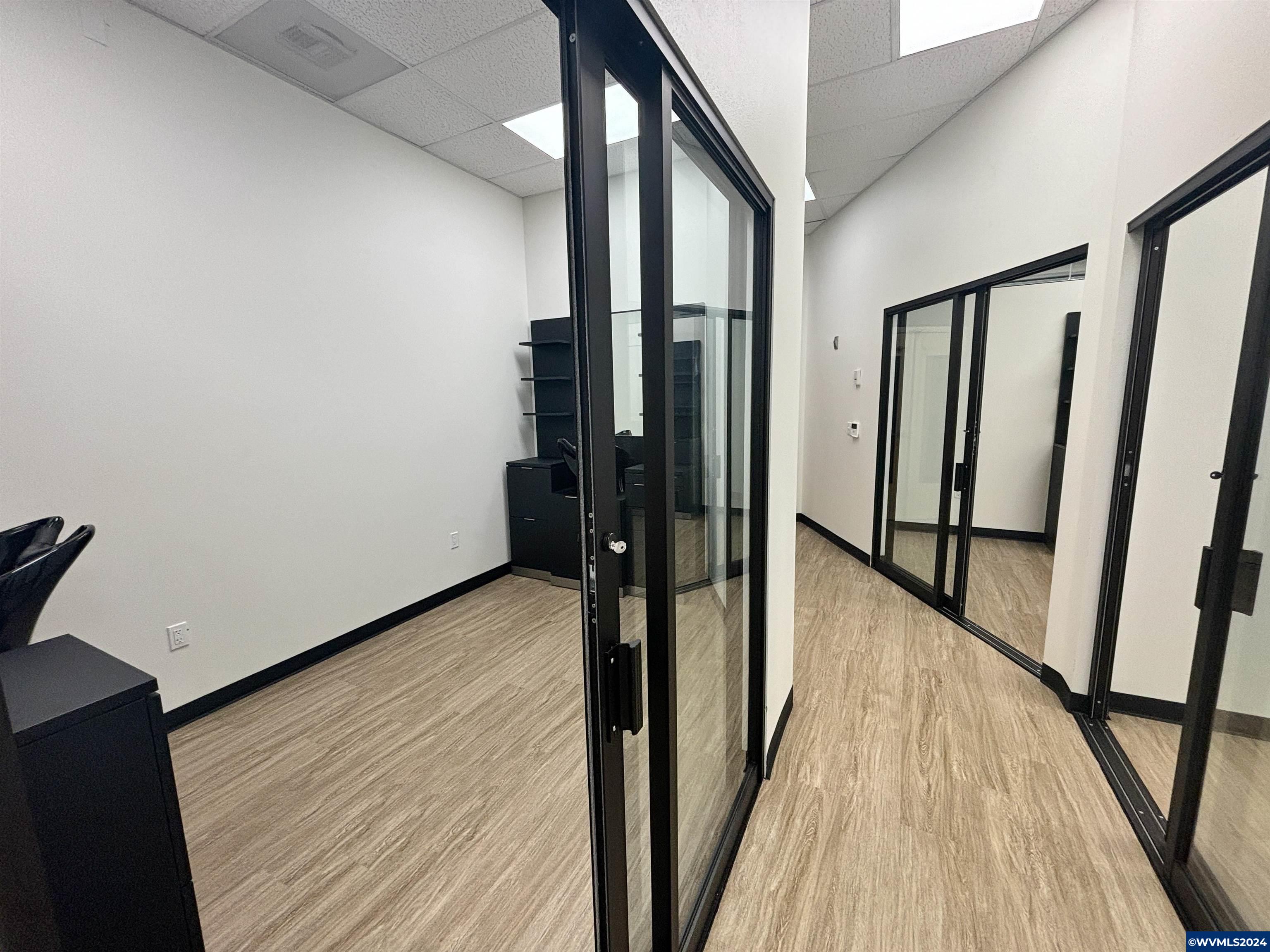 223 Commercial (160-E) St NE