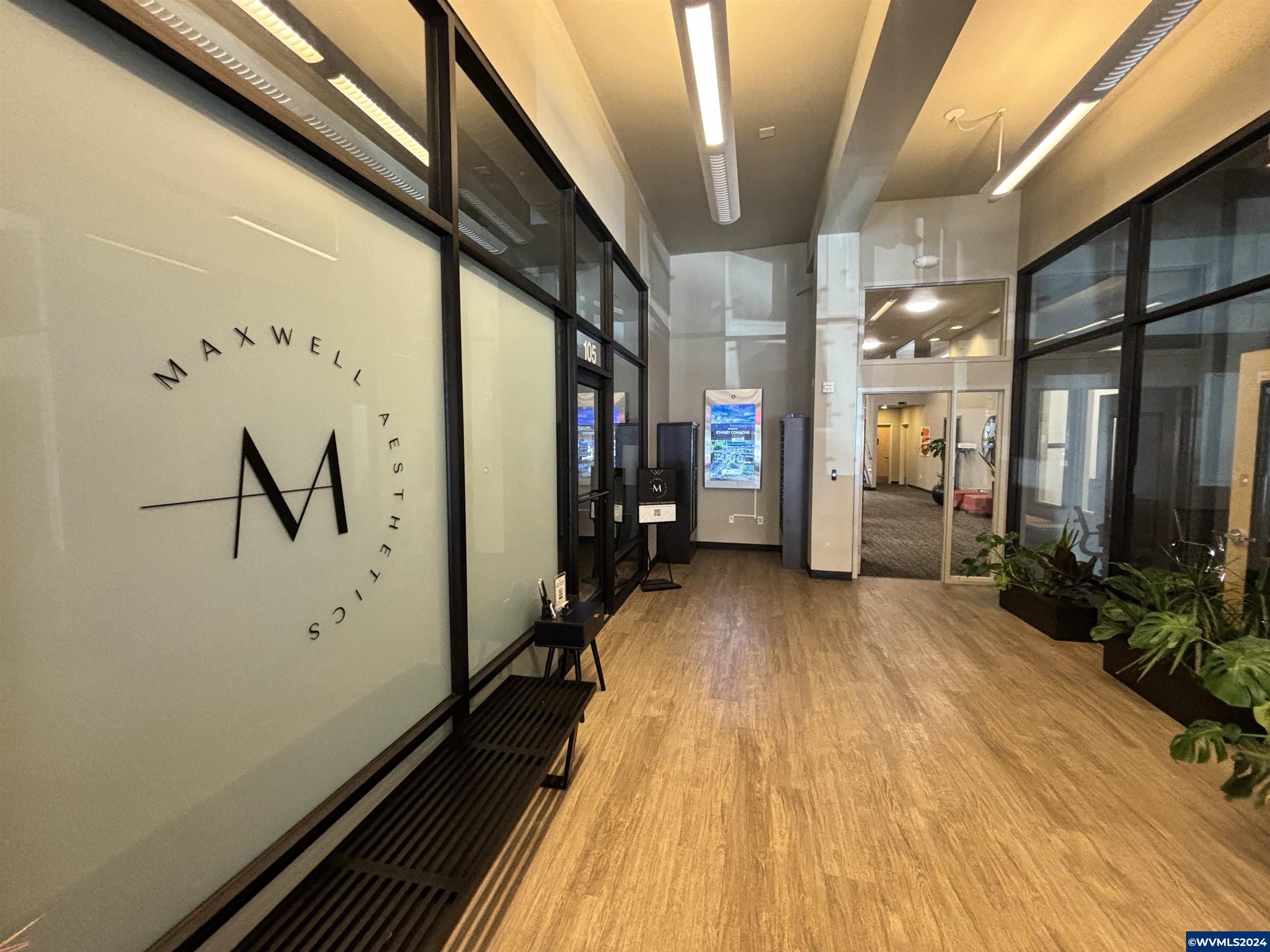 223 Commercial (160-E) St NE