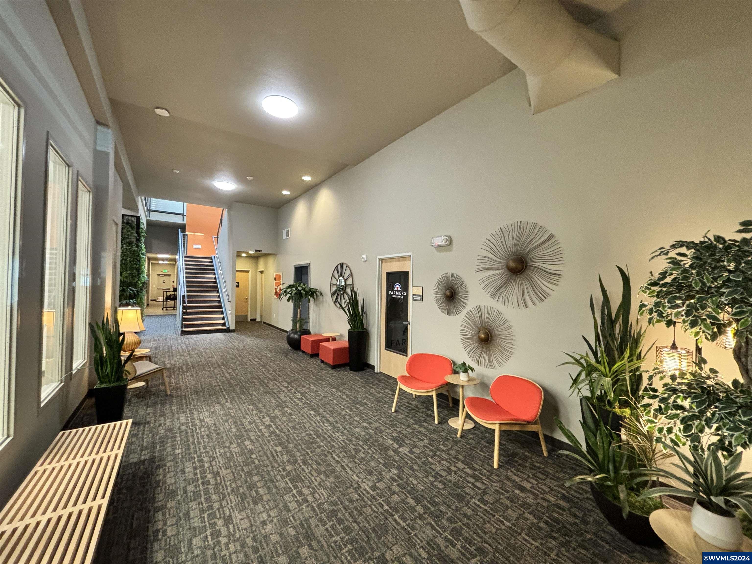 223 Commercial (160-E) St NE