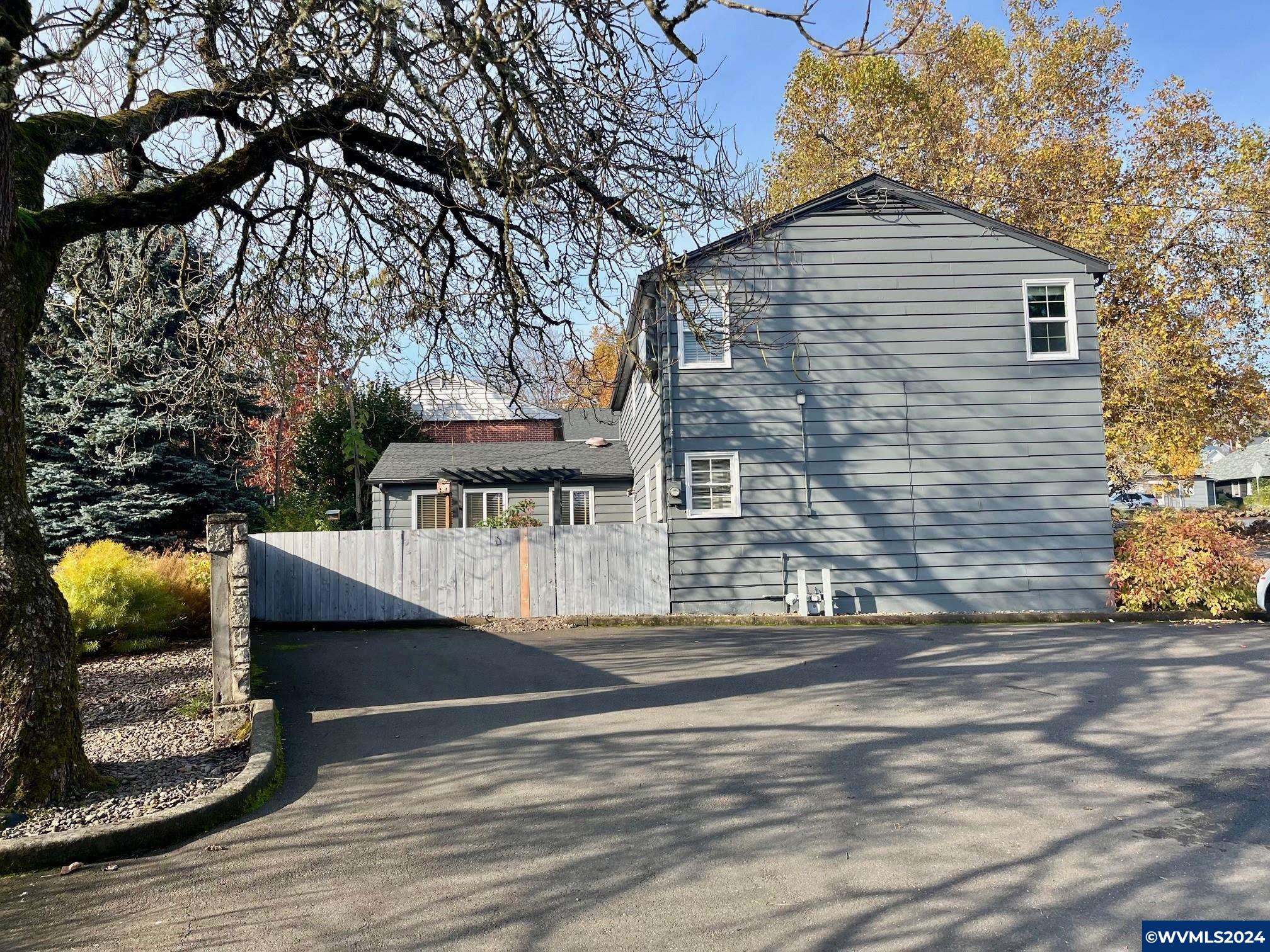 358 Superior (Ste B) St S