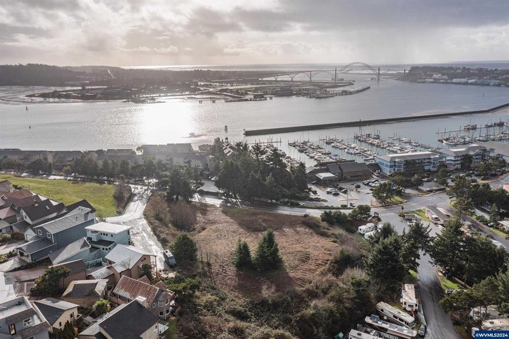 1005 SE Bay Bl, Newport, OR, 97365