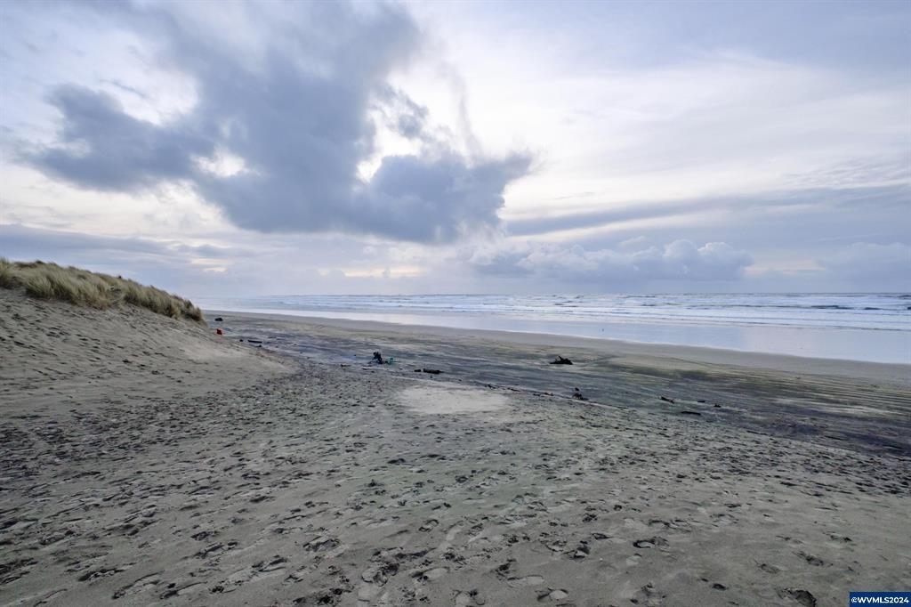 1005 SE Bay Bl, Newport, OR, 97365