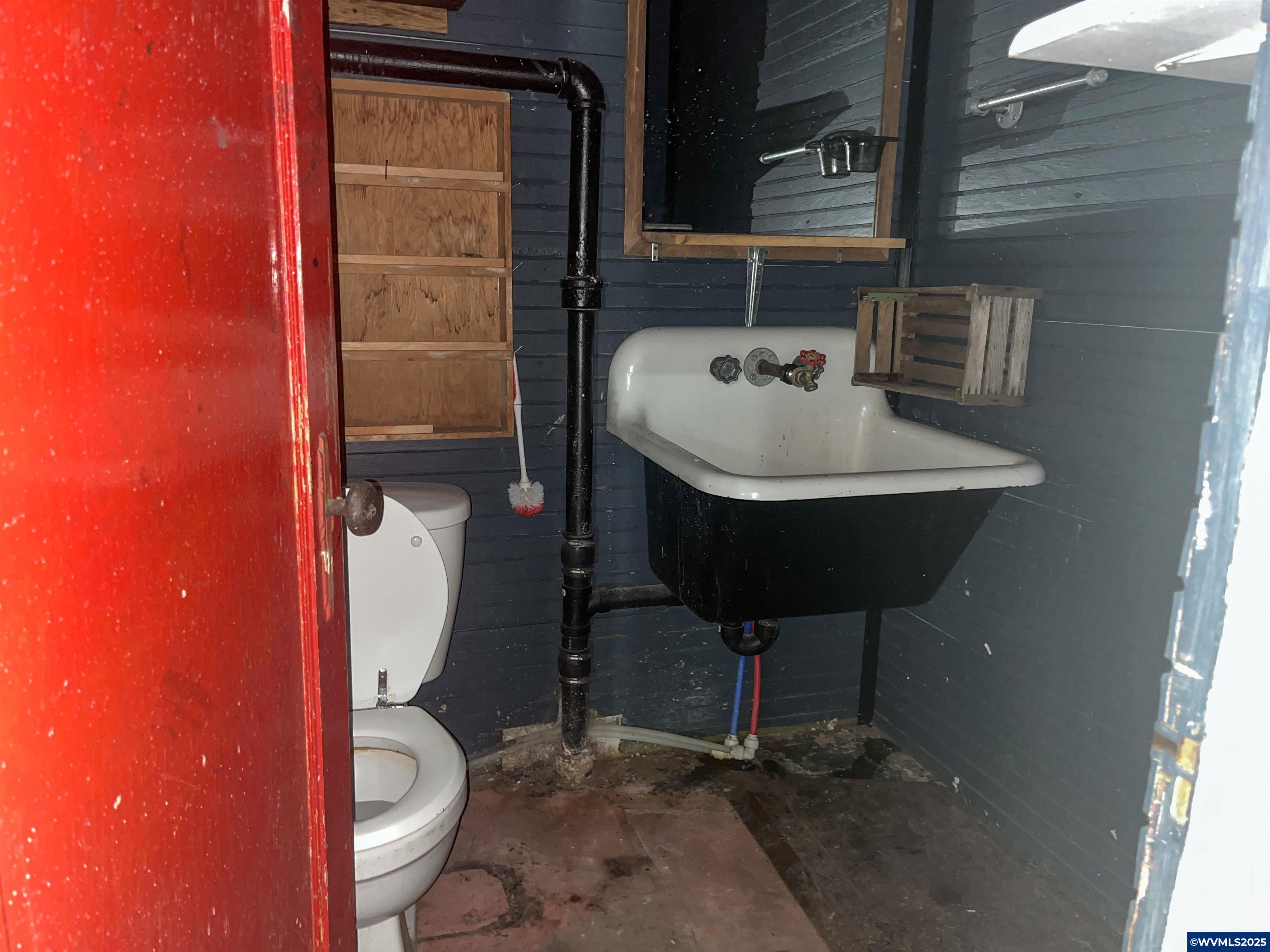 28401 Salmon River Hwy