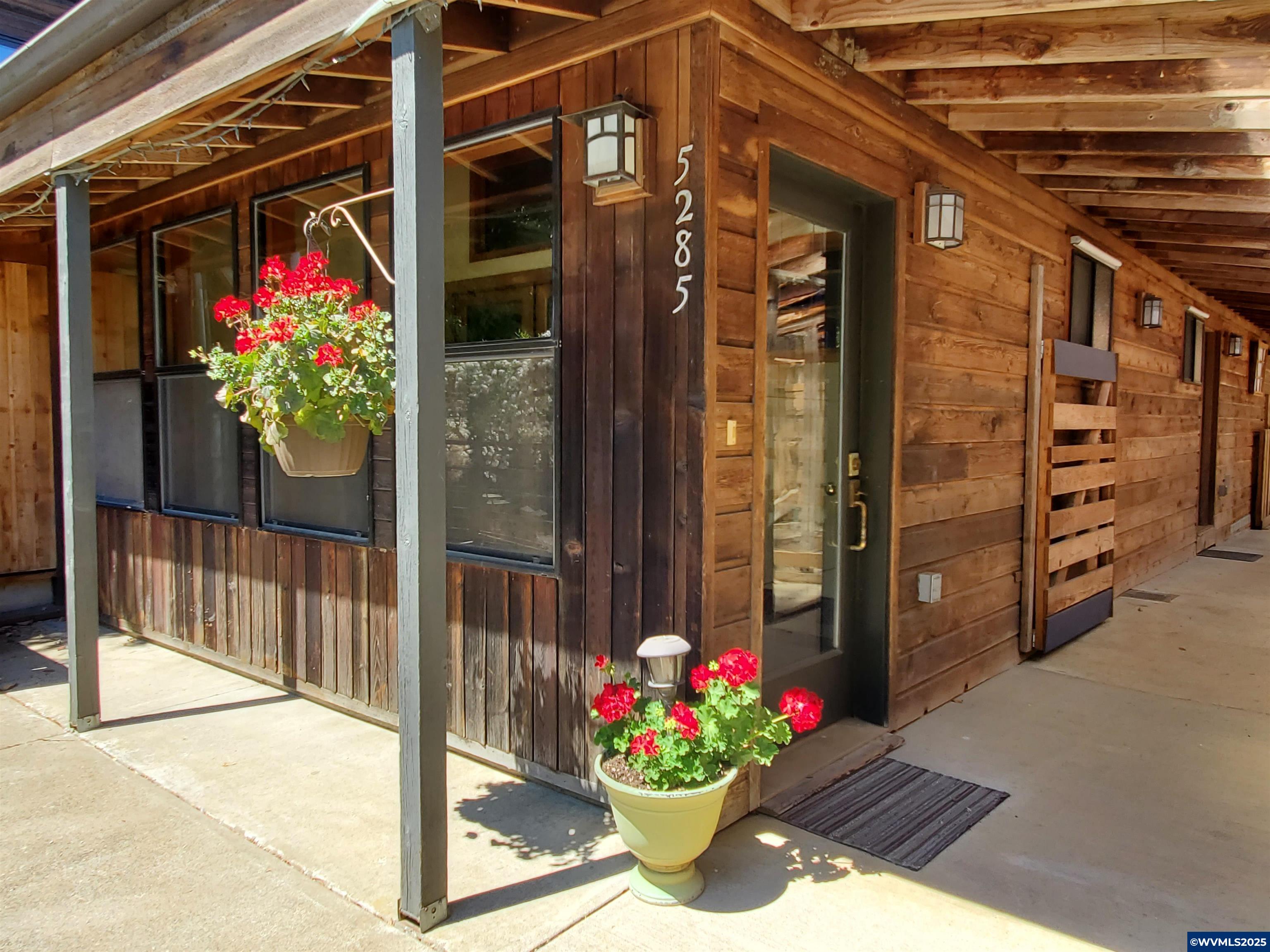 5285 & 5287 SW Watenpaugh Av